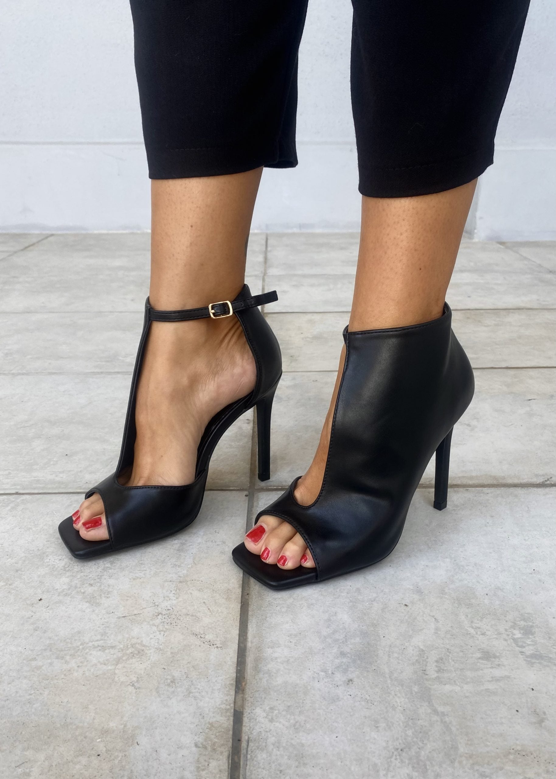 Tronchetto cut out spuntato - Simil Pelle Nero