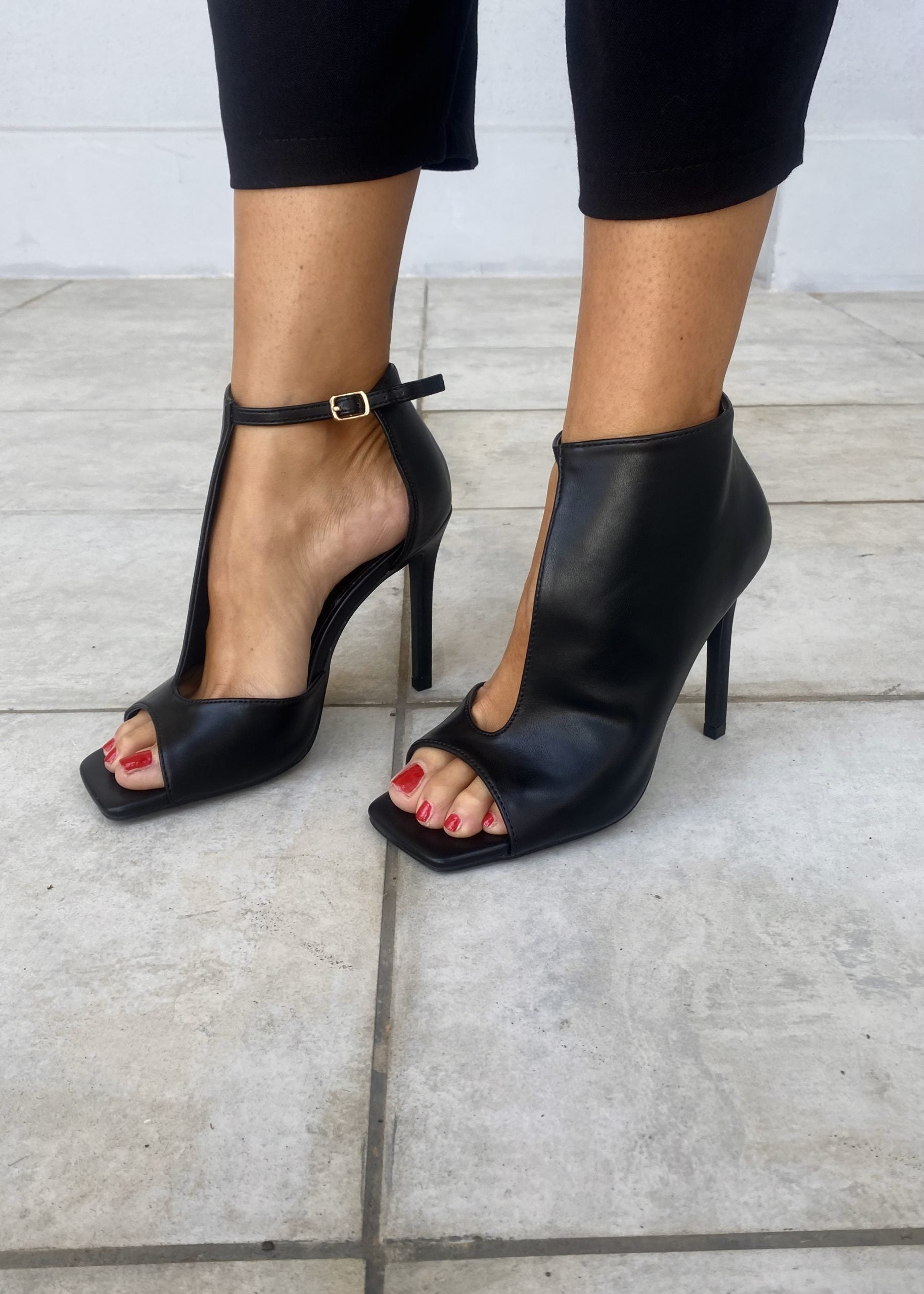 Tronchetto cut out spuntato - Simil Pelle Nero