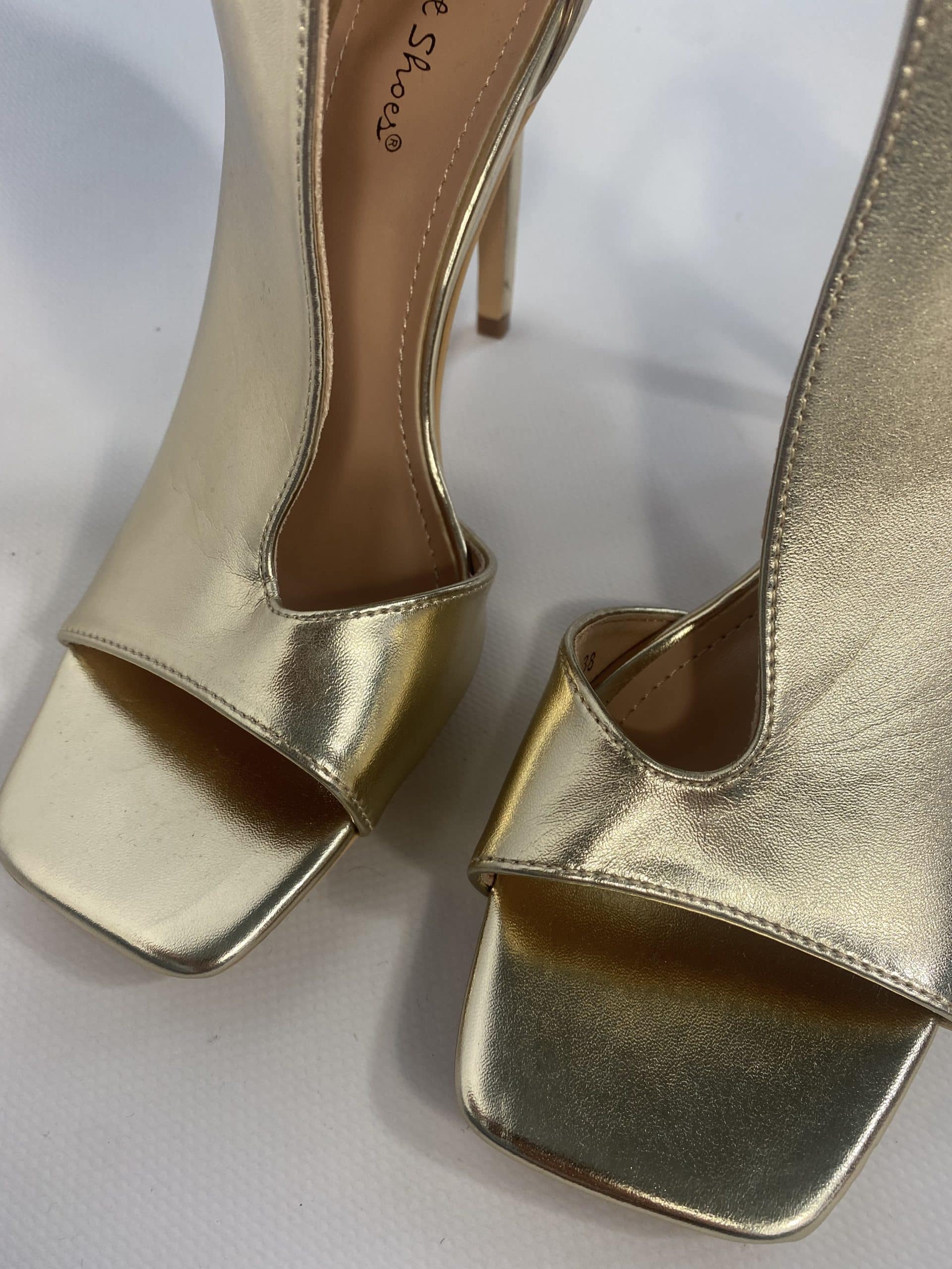 Tronchetto cut out spuntato - Simil Pelle Oro Opaco