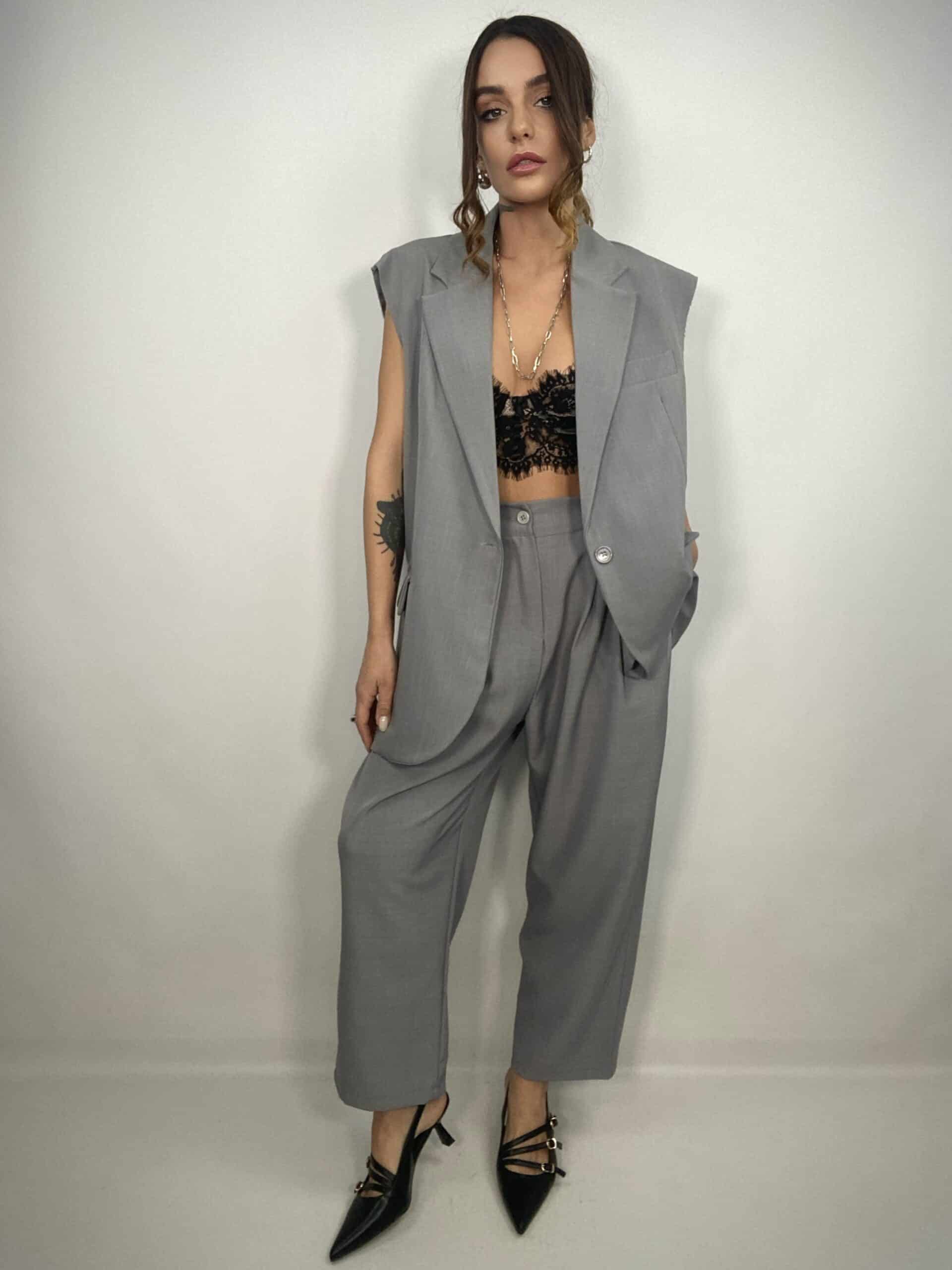 Completo Gilet Over e Pantaloni Pinces - Nero.