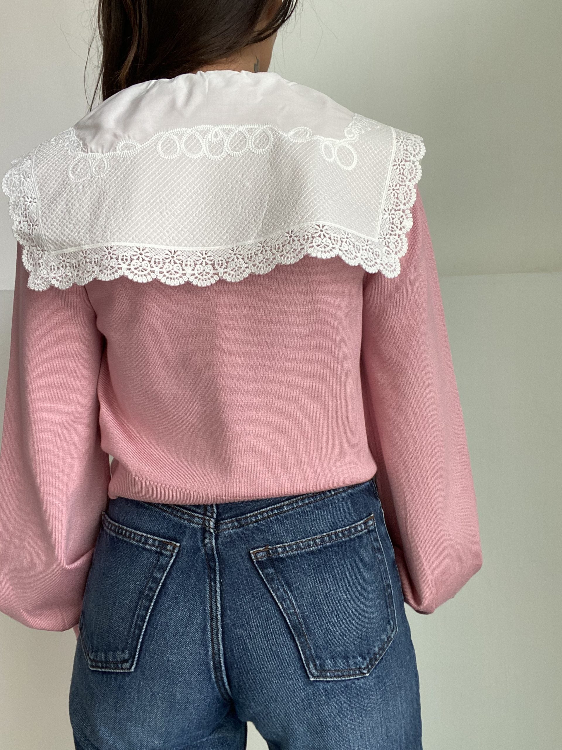 Cardigan Colletto Pizzo Bottoni Gioiello- Rosa