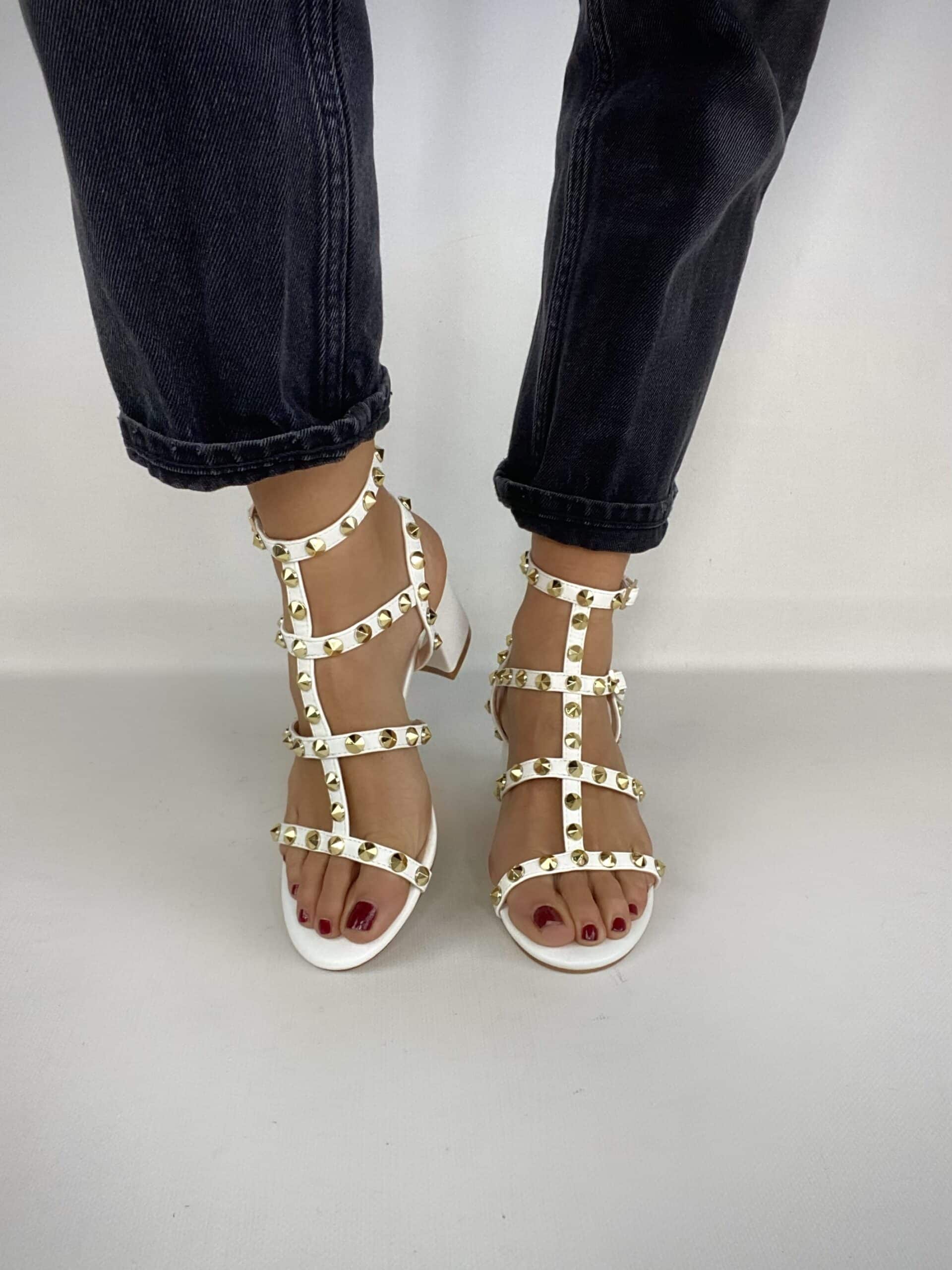 Sandali Studs con Tacco Comodo e Borchie - Bianco