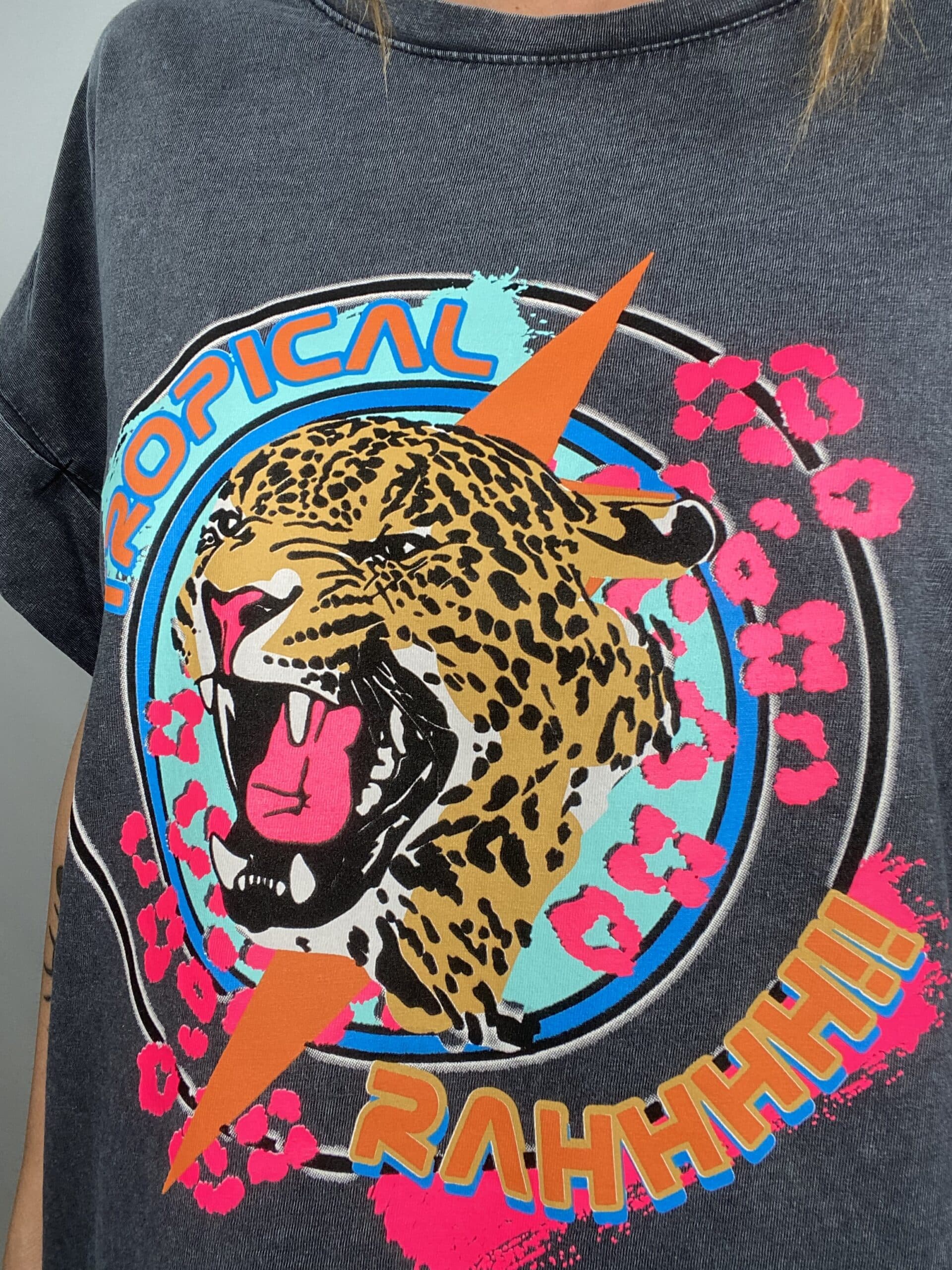 T-shirt Acid Wash Oversize - Leopardo - Tropical