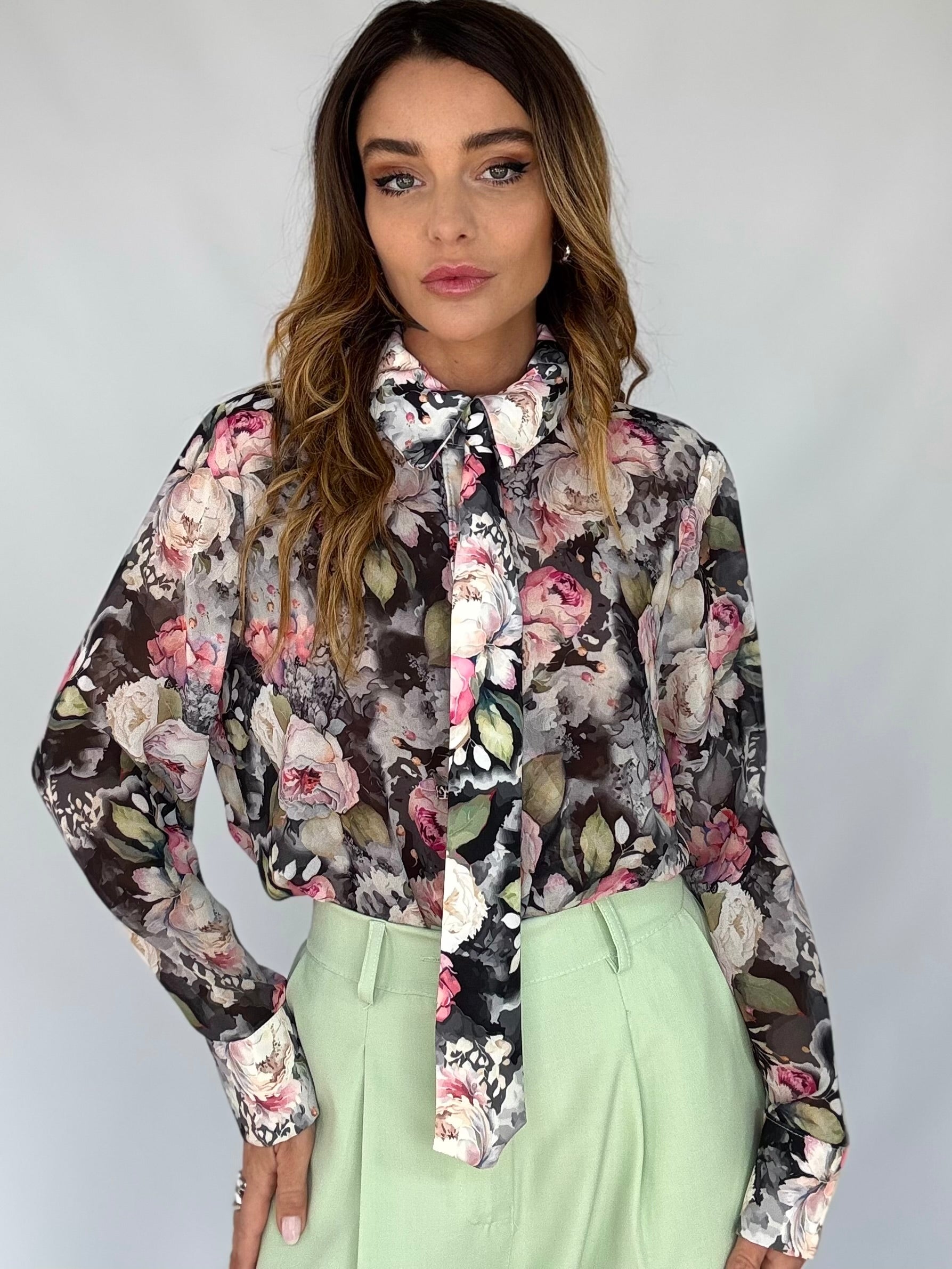 Camicia Flowers con Cravatta - Nero