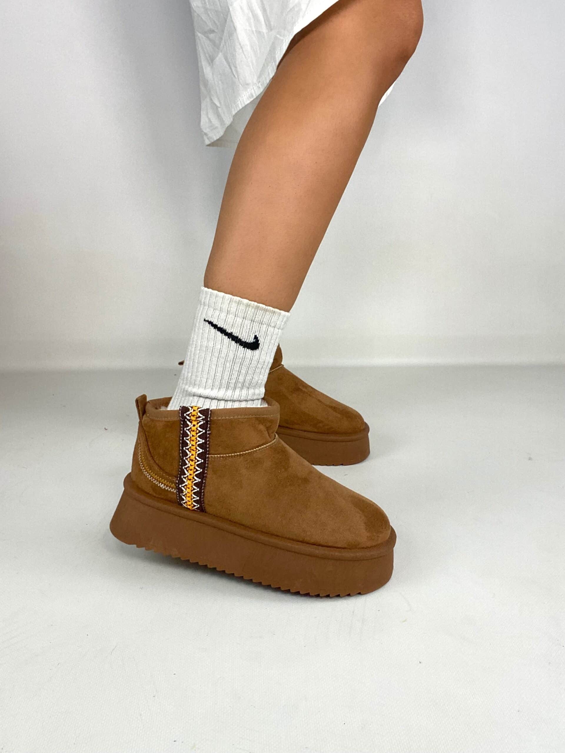 Stivaletti Bassi con Platform e Pelo - Cammello / Ricamo Marrone