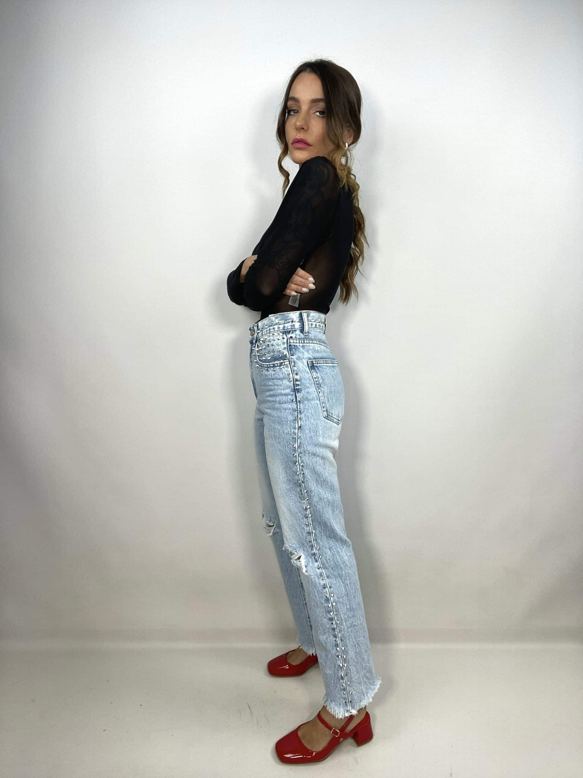 Jeans Straight con Borchie e Strappi  - Jeans Chiaro