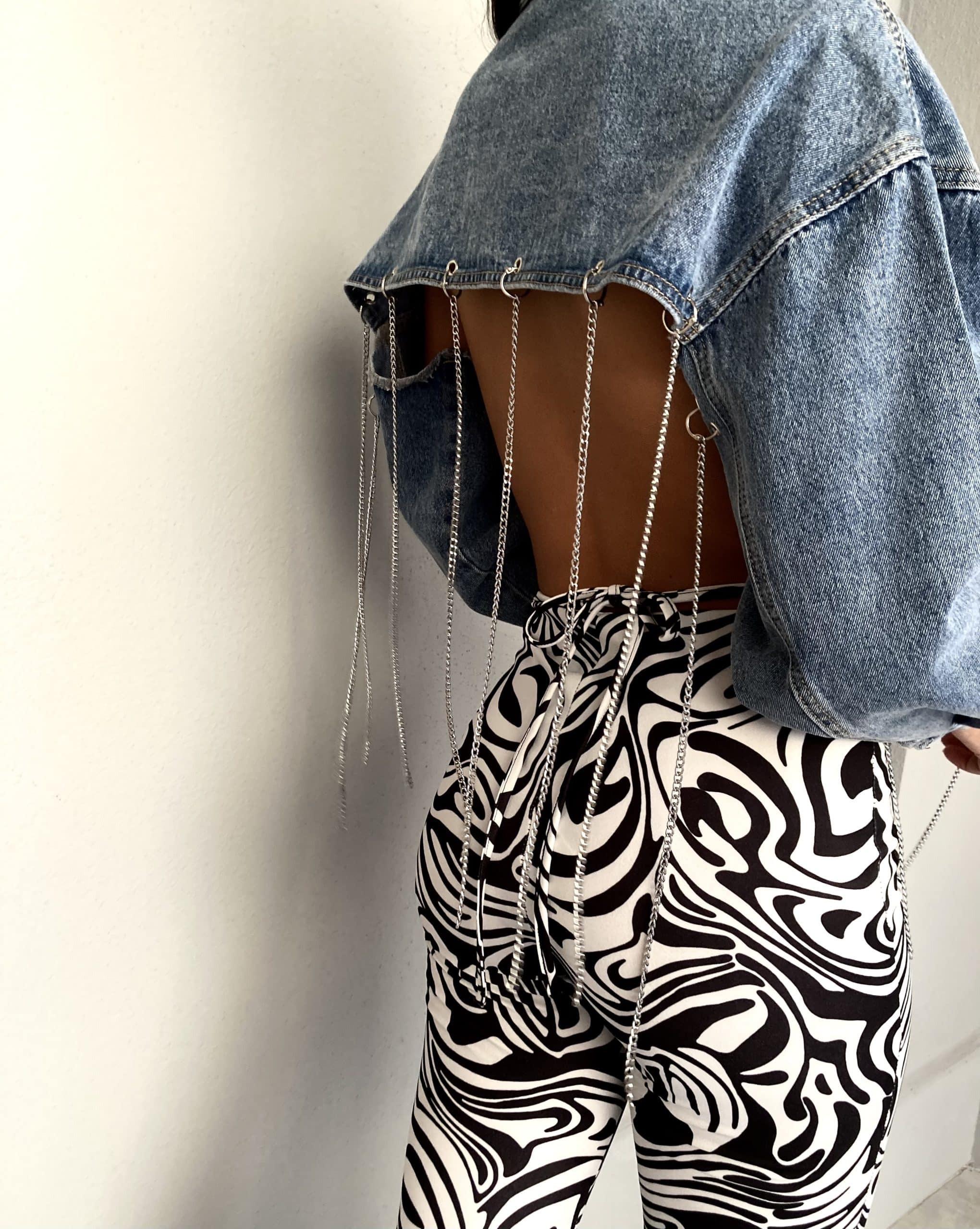 Giacca Jeans Super Crop con Catene - Denim