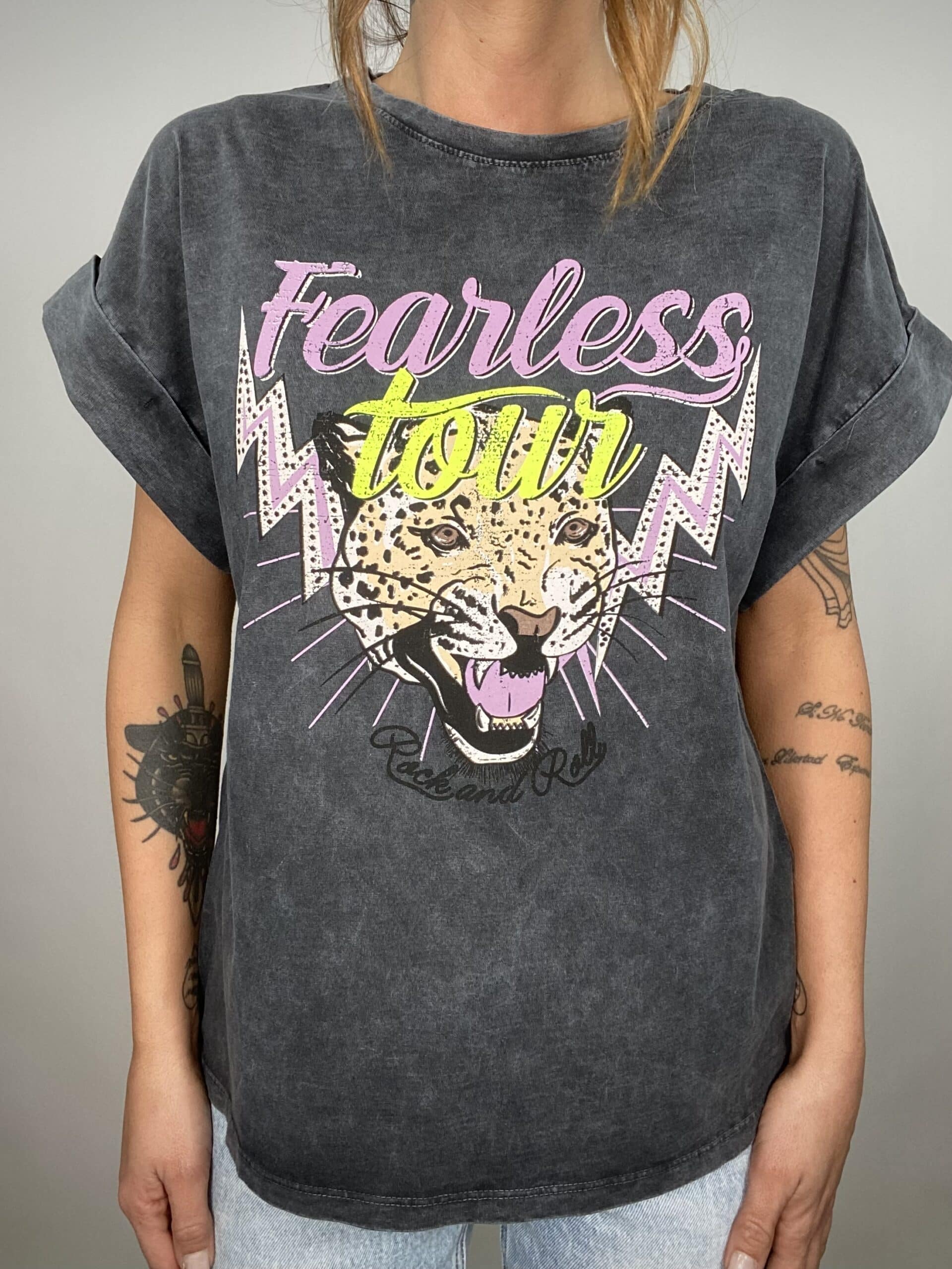 T-shirt Acid Wash Oversize - Leopardo - Fearless Tour