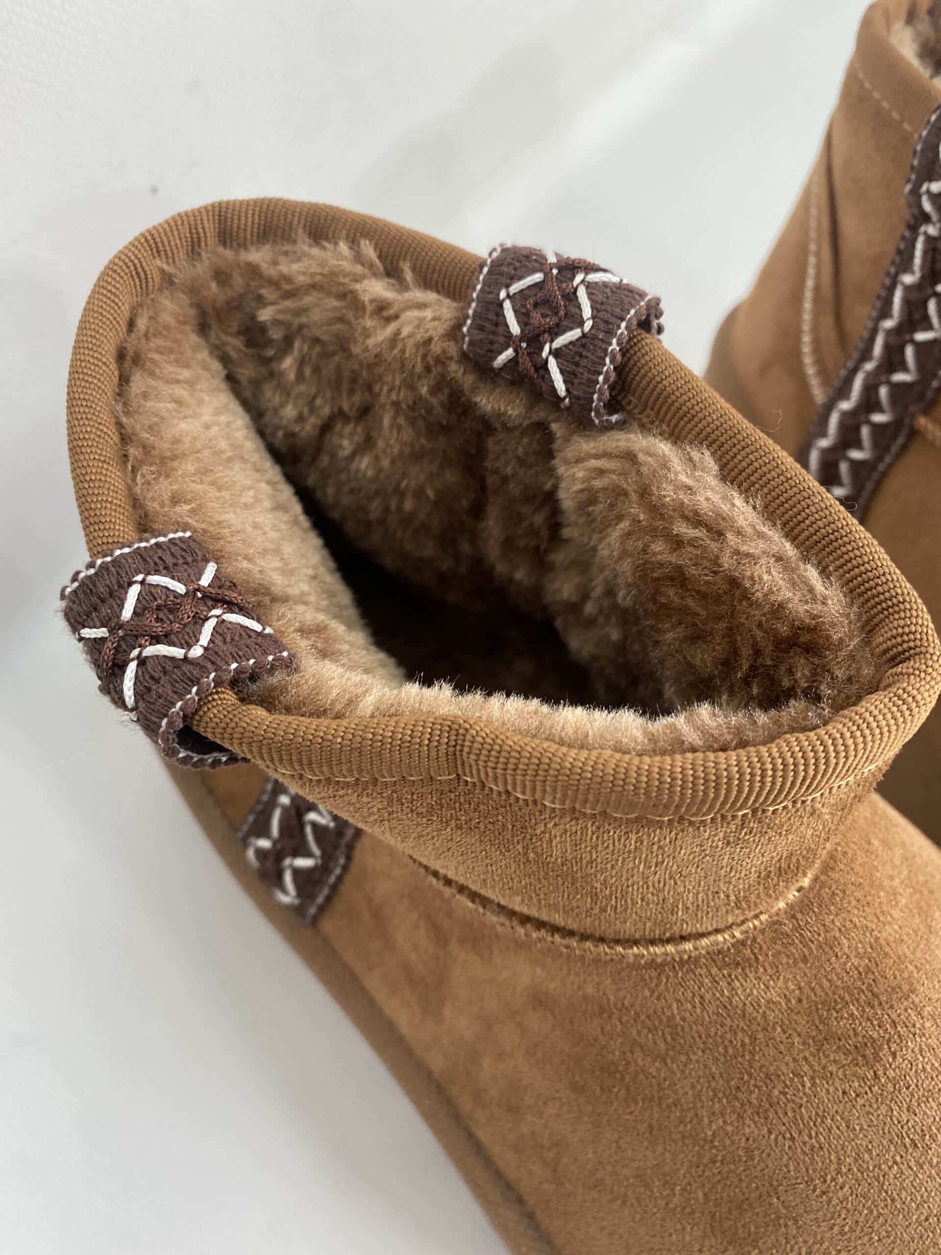 New Stivaletti Bassi con Platform e Pelo - Cammello / Ricamo Marrone