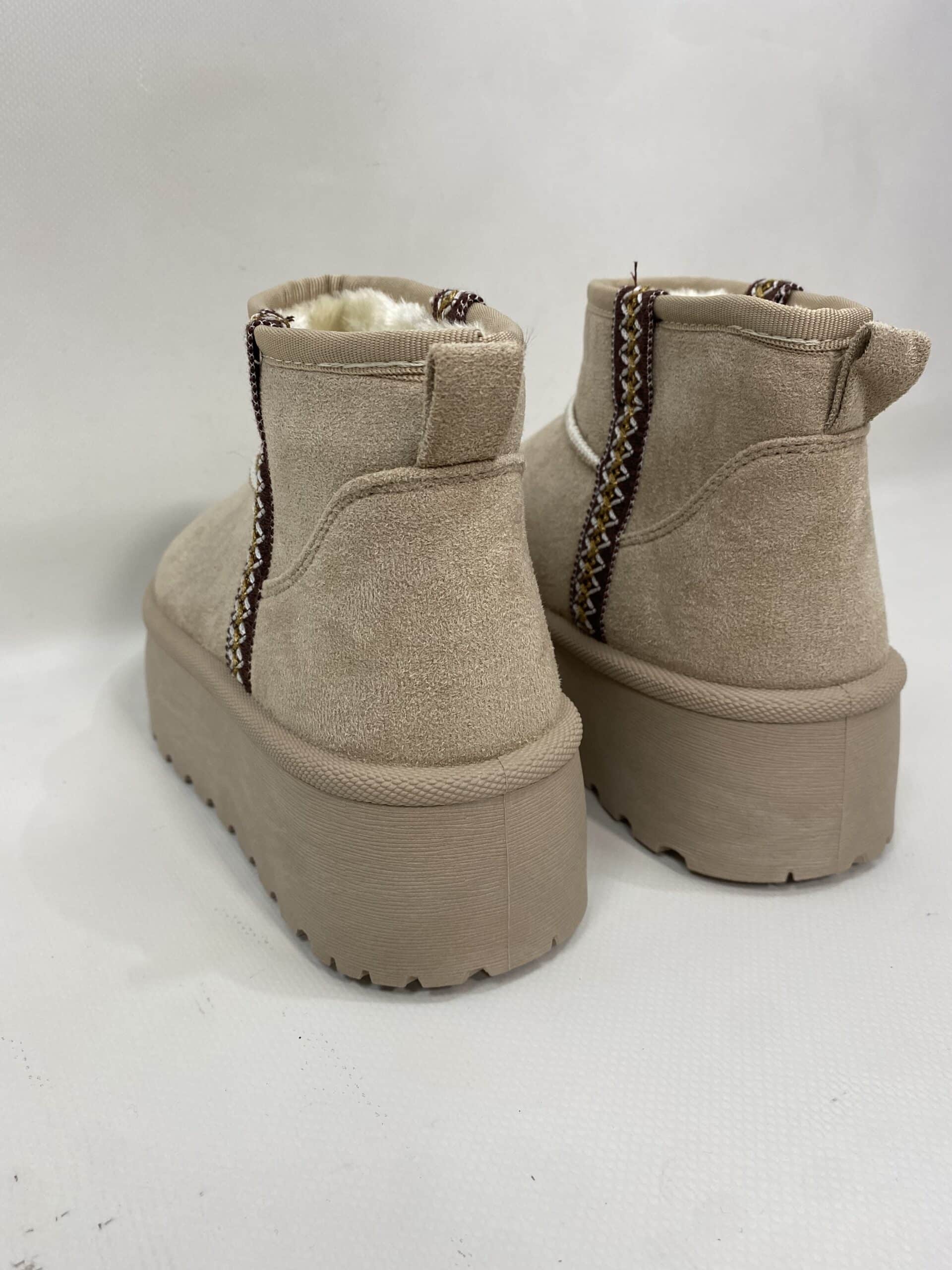 Stivaletti Bassi con Platform e Pelo - Beige / Ricamo Marrone ( Pelliccia Bianca)