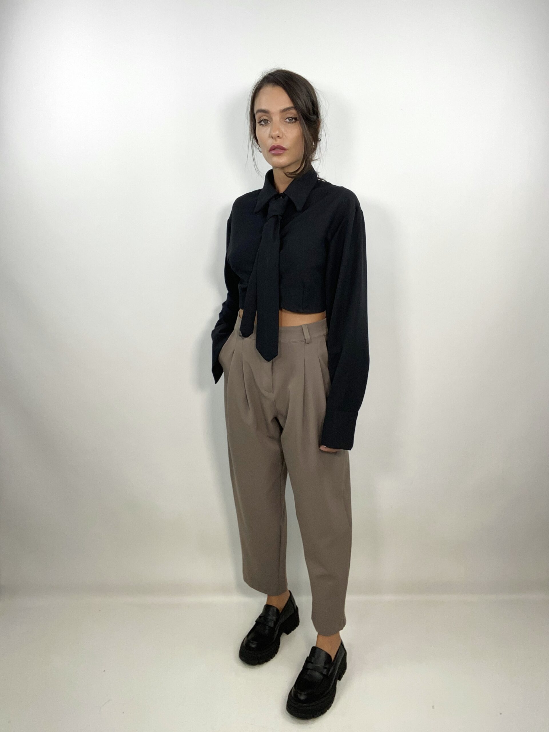 Camicia Crop con Cravatta - Beige