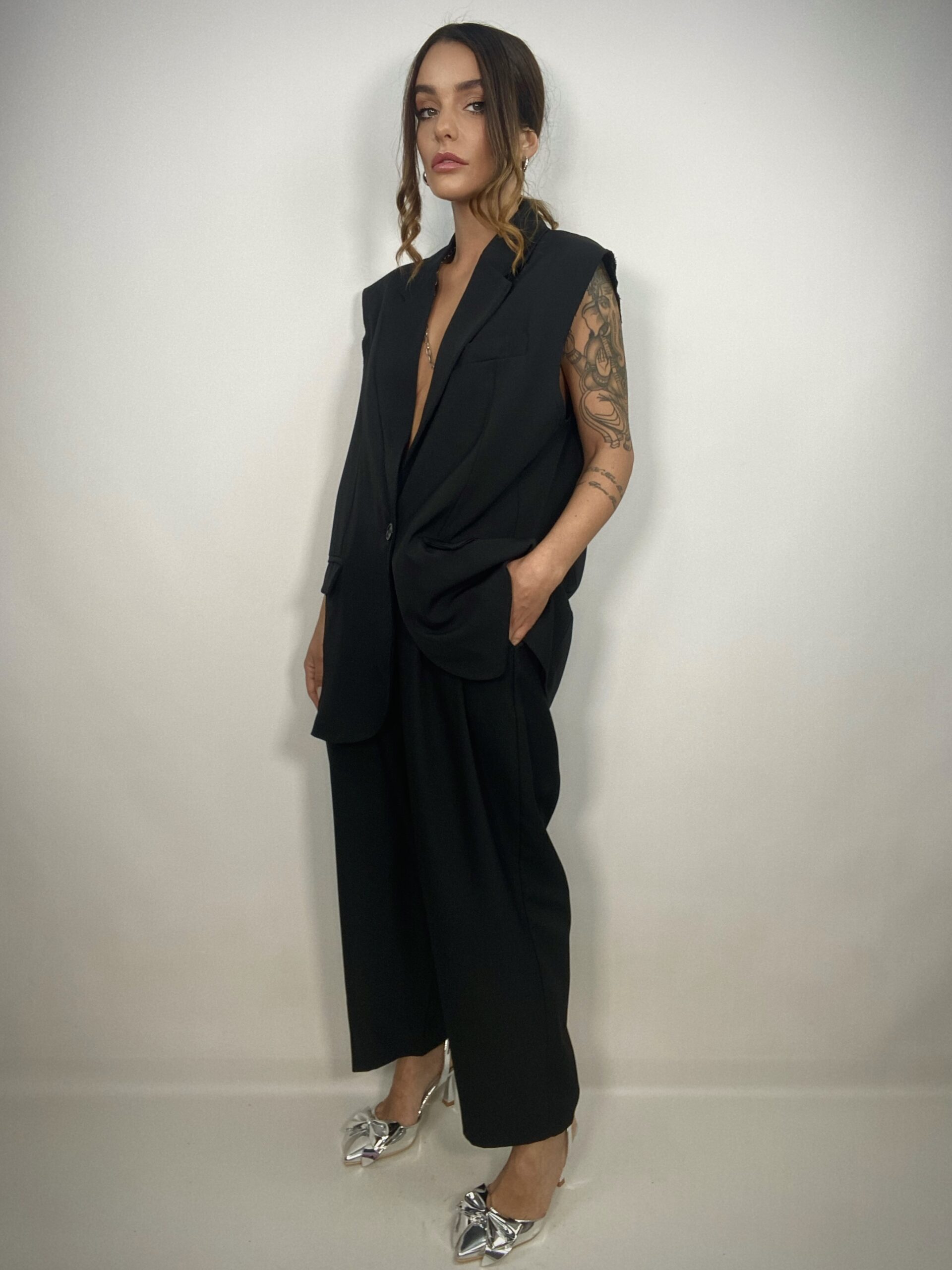 Completo Gilet Over e Pantaloni Pinces - Nero.