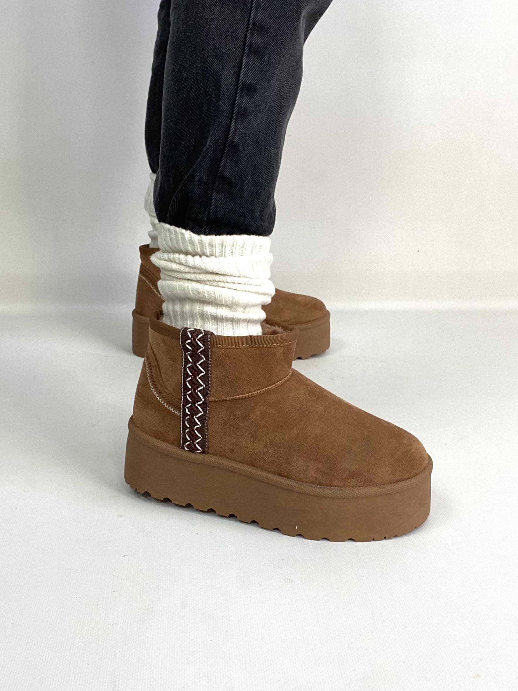 New Stivaletti Bassi con Platform e Pelo - Cammello / Ricamo Marrone