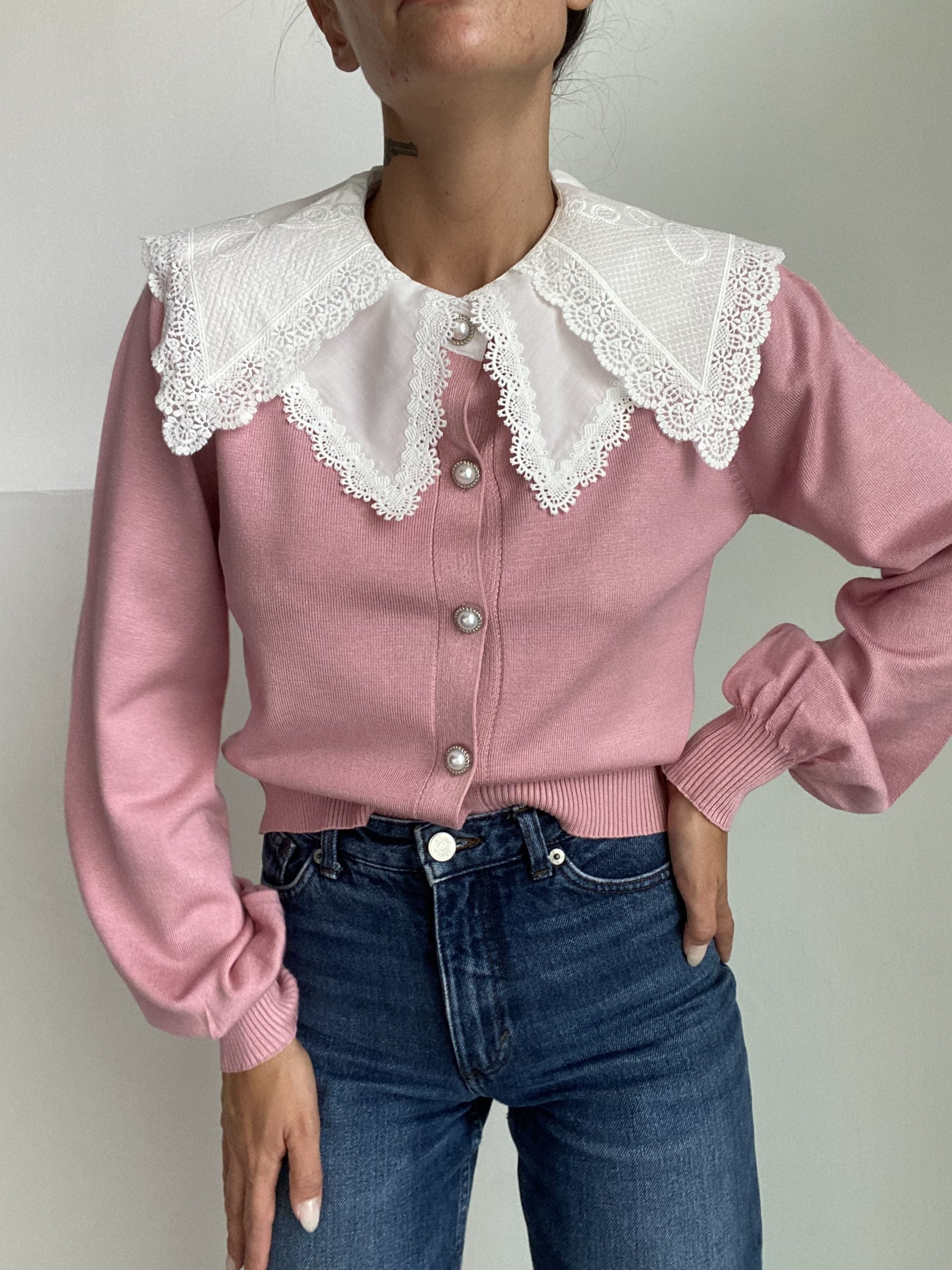 Cardigan Colletto Pizzo Bottoni Gioiello- Rosa