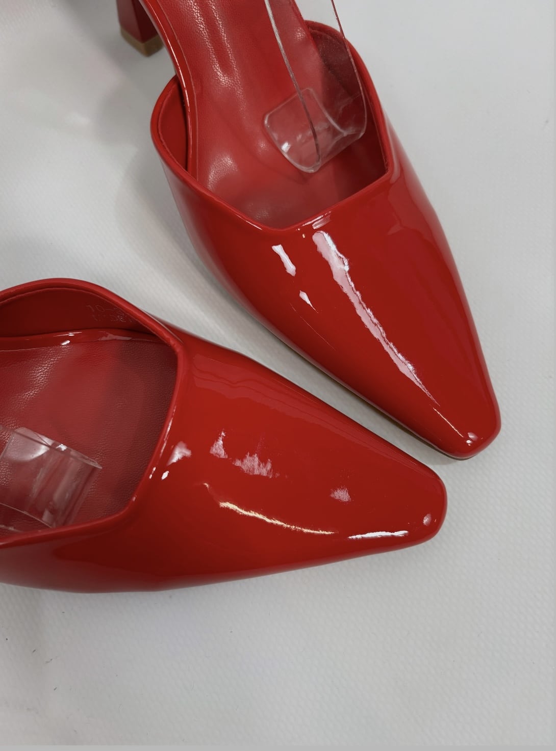 Sabot con Fibbietta e Tacco Medio - Rosso