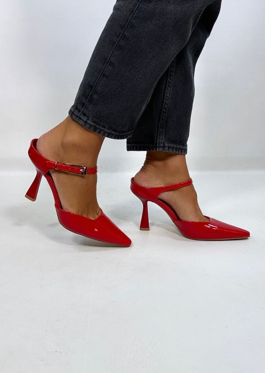 Sabot con Fibbietta e Tacco Medio - Rosso
