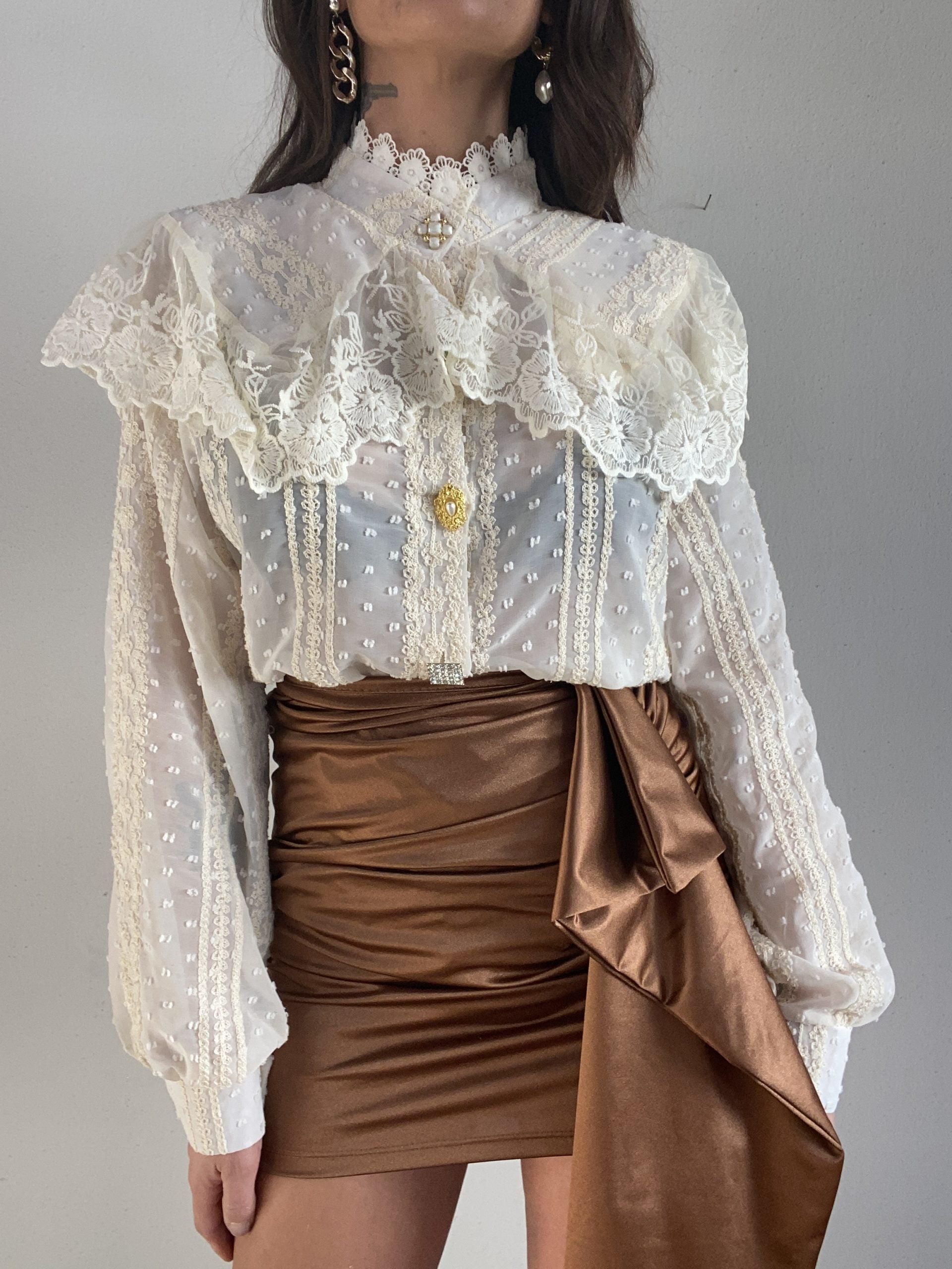 Camicia Vittoriana Maxi Colletto Bottoni Gioiello - Bianco / Panna