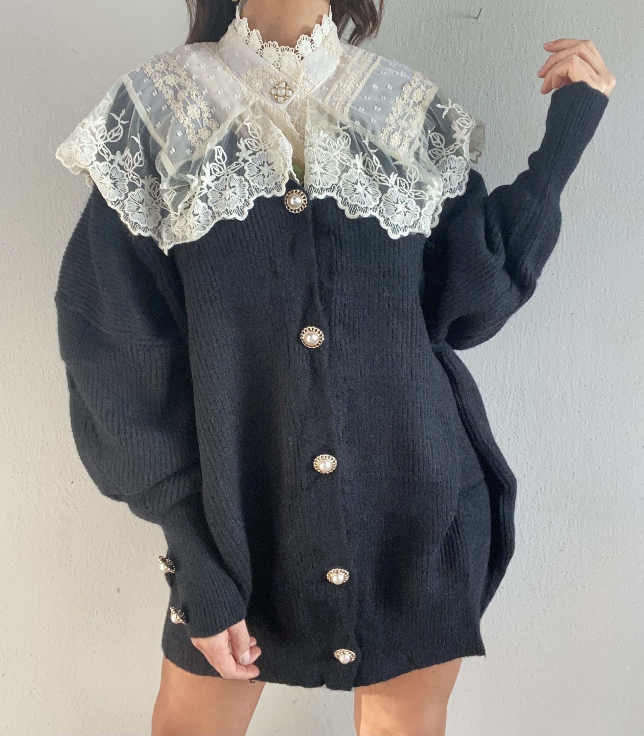 Cardigan Colletto Pizzo Bottoni Gioiello- Grigio