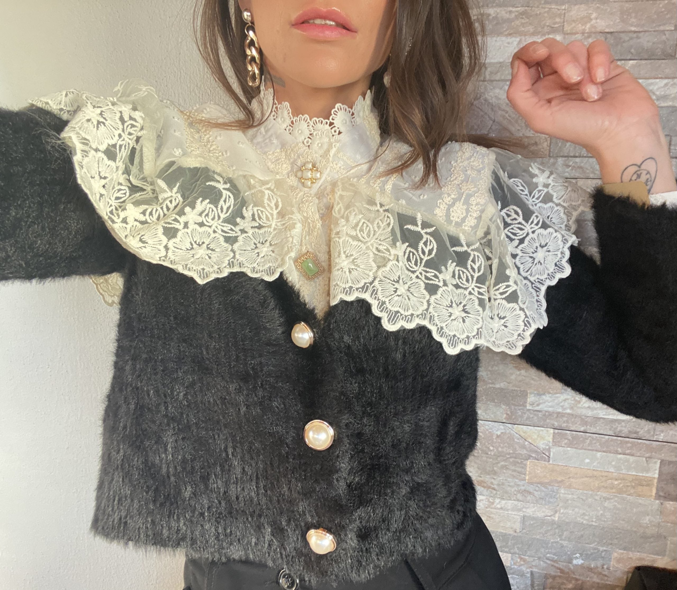 Cardigan Colletto Pizzo Bottoni Gioiello- Grigio