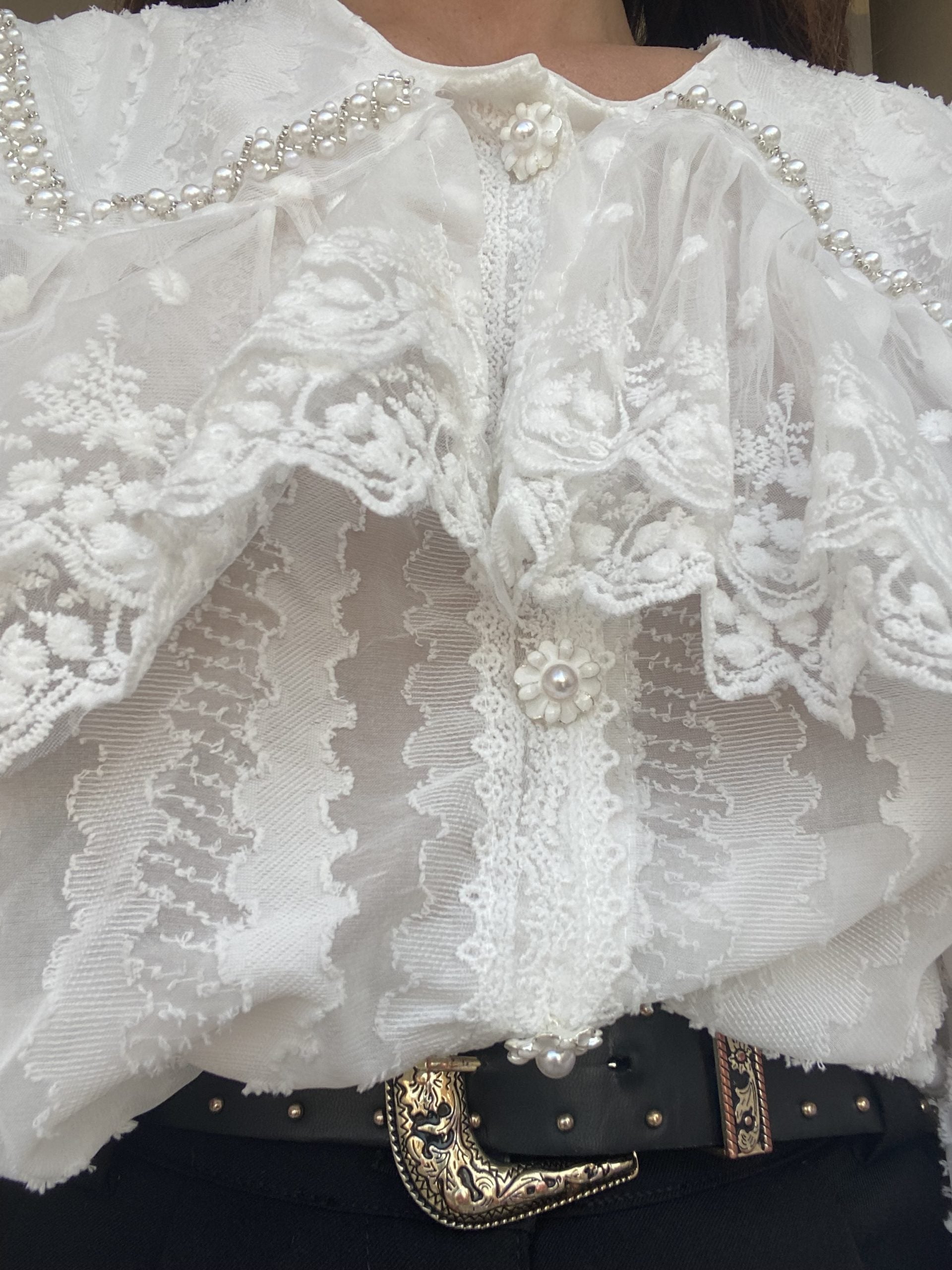 Camicia Vittoriana Maxi Colletto Bottoni Gioiello - Bianco