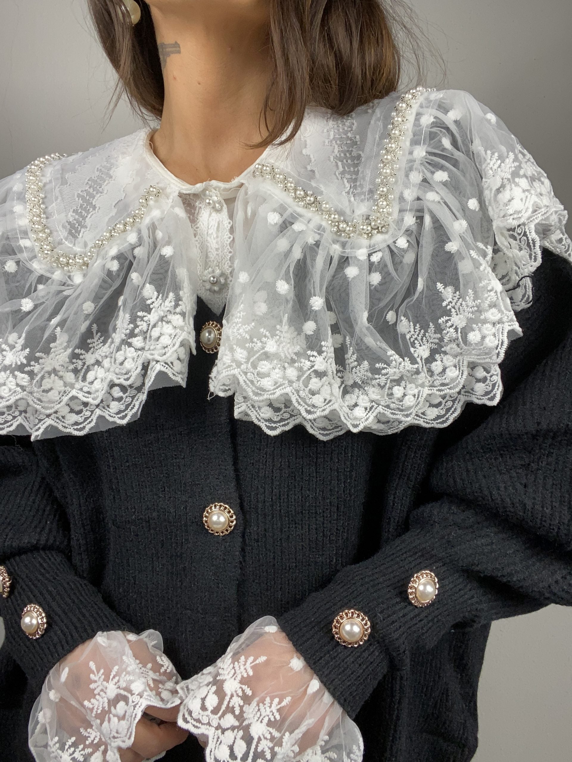 Camicia Vittoriana Maxi Colletto Bottoni Gioiello - Bianco / Panna