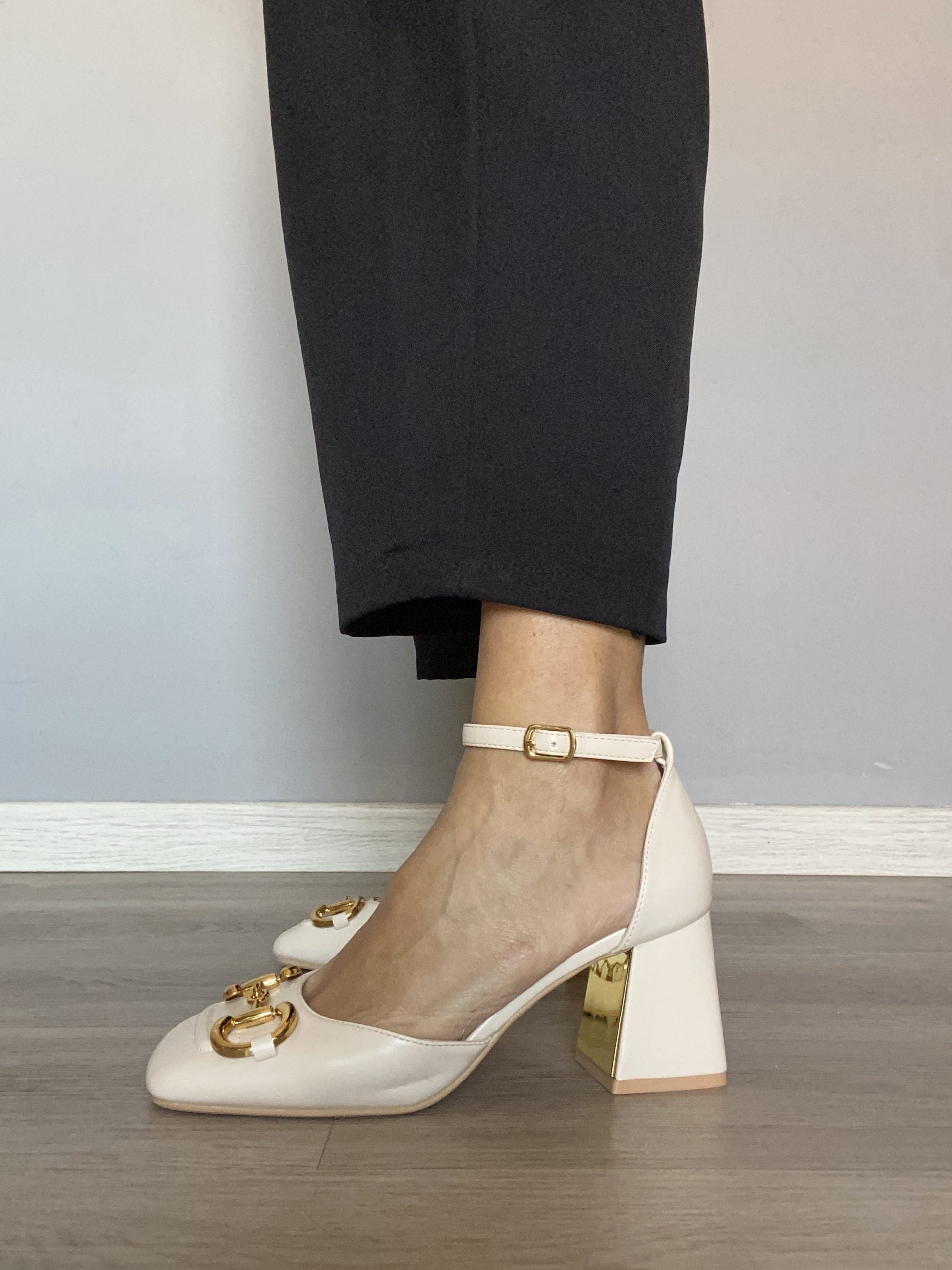 Sandali Aperti Morsetto Dorato - Bianco