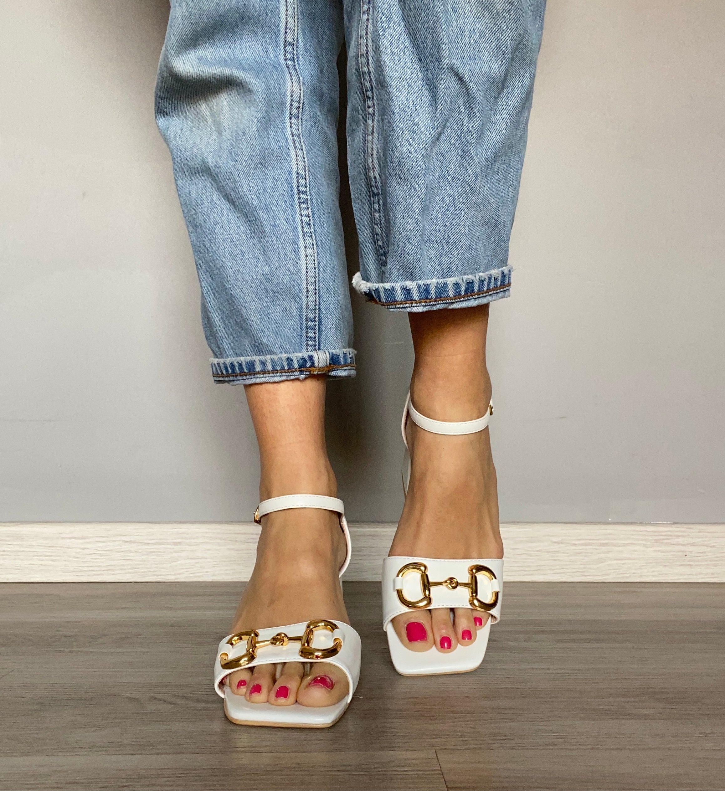 Sandali Aperti Morsetto Dorato - Bianco