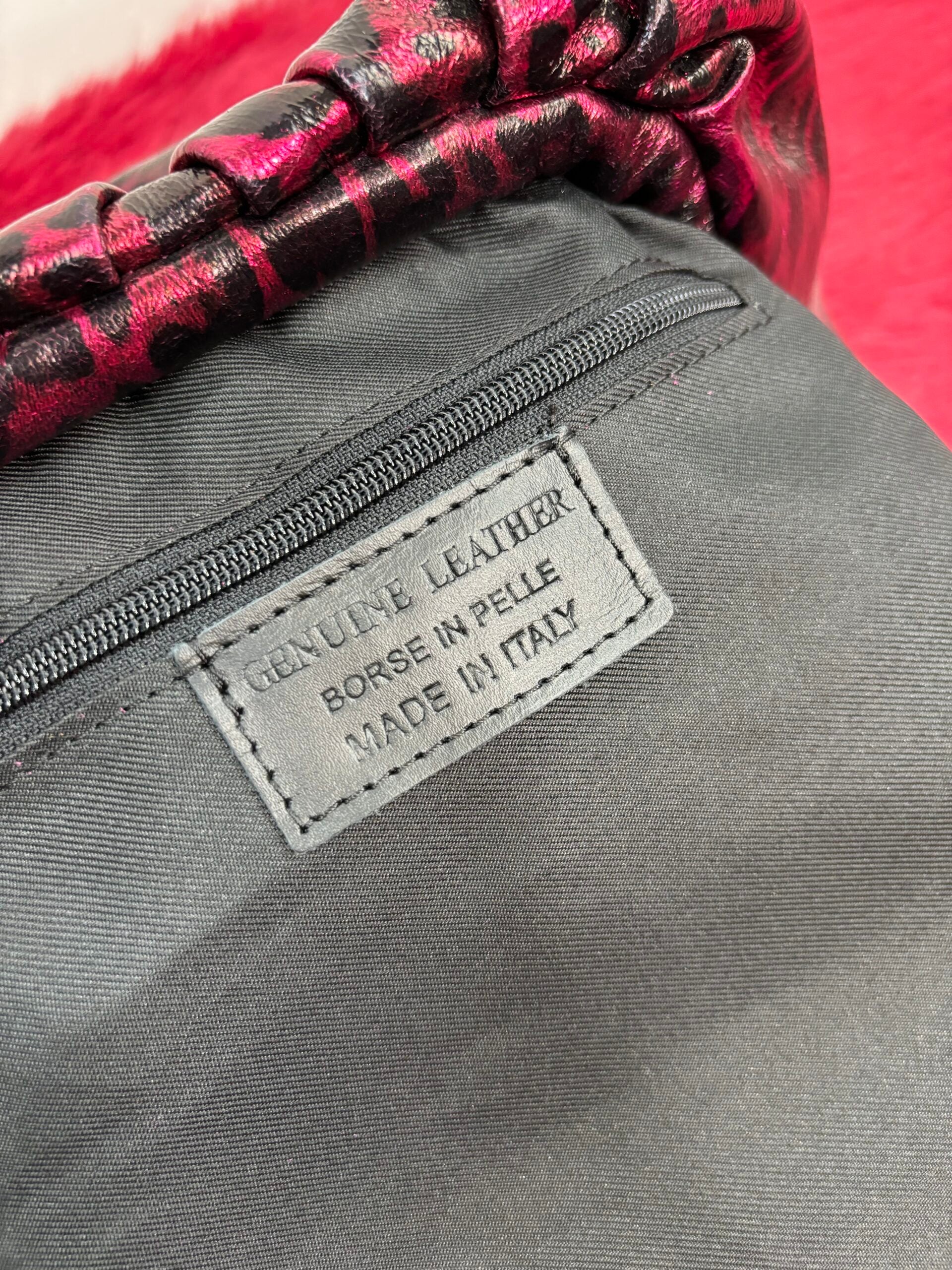 Pouch Bag in Vera pelle Made In Italy - Cherry Red