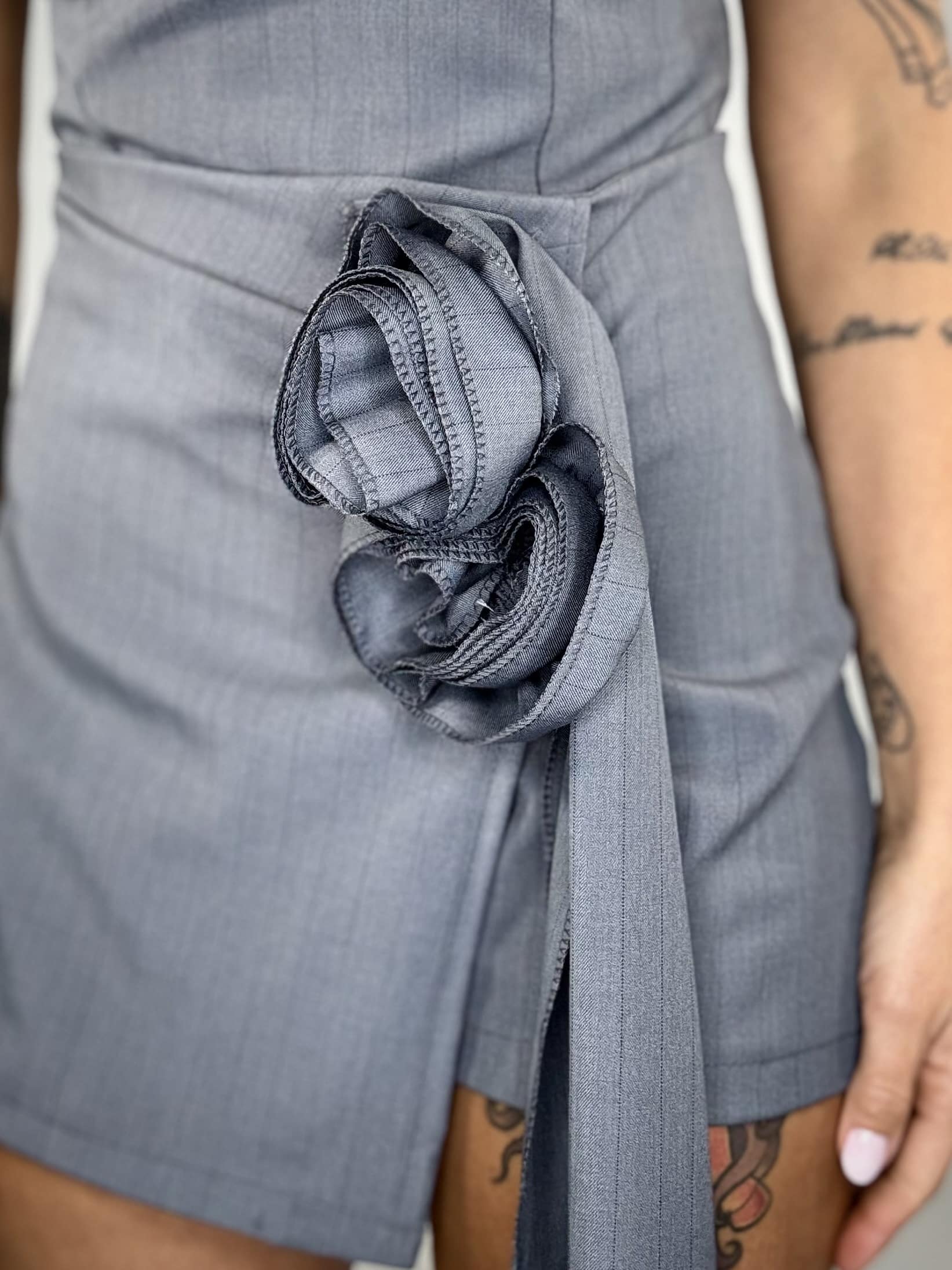 Pantagonna Gessato con Fiore - Grigio