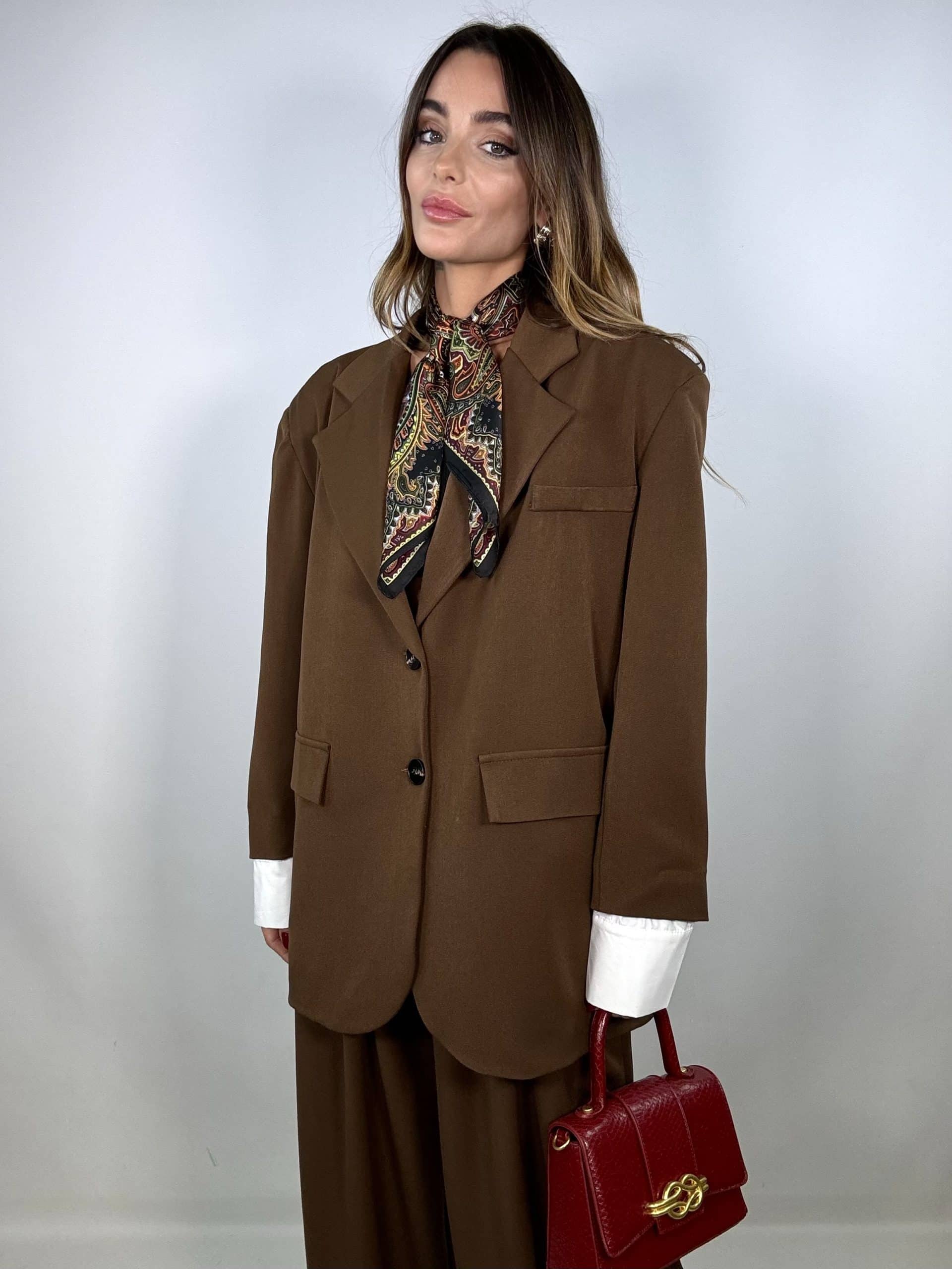 Blazer Super Over con Maxi Polsini  - Marrone