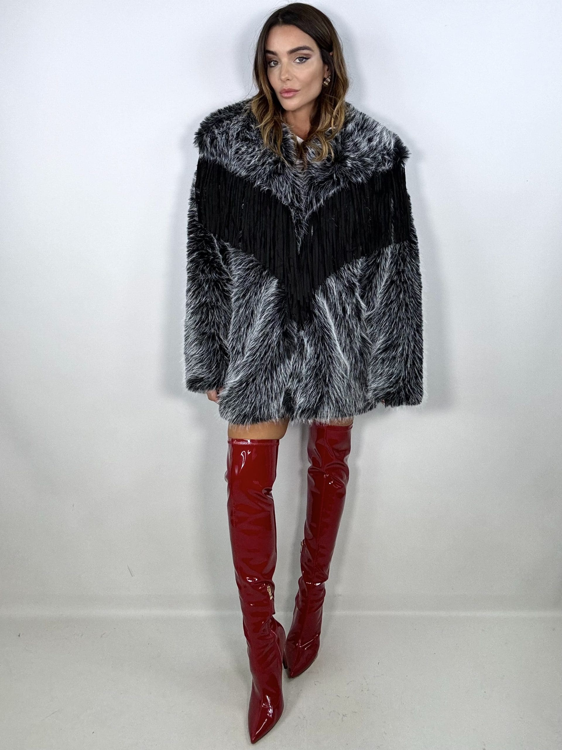 Pelliccia Luxury con Frange - Nero