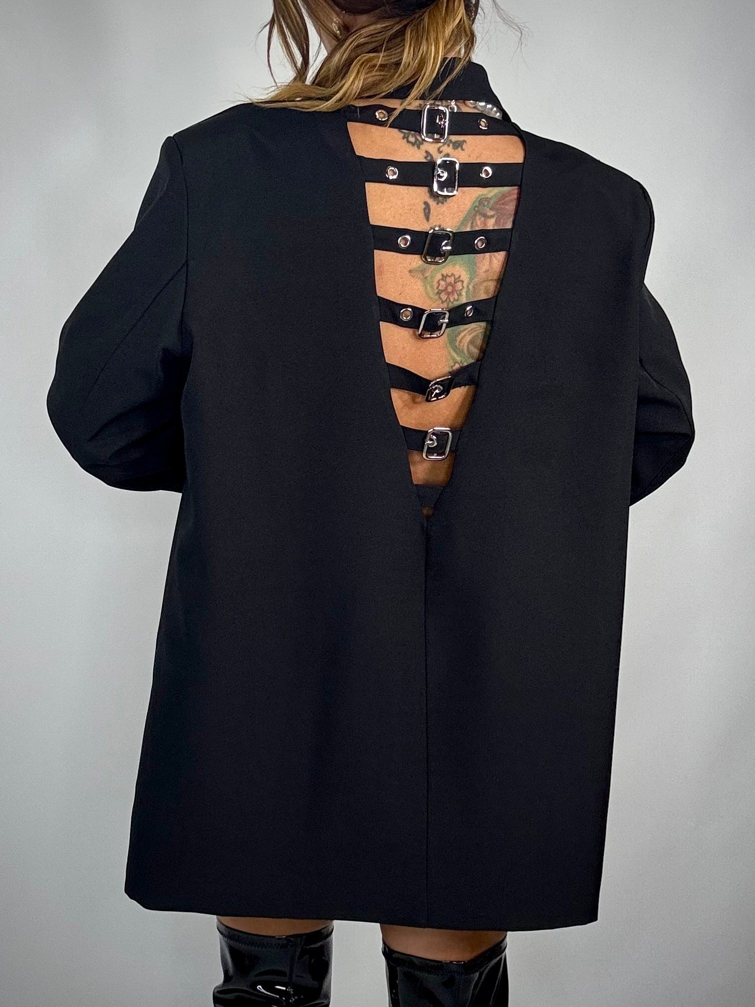 Blazer Over Cut Out con Fibbie - Nero
