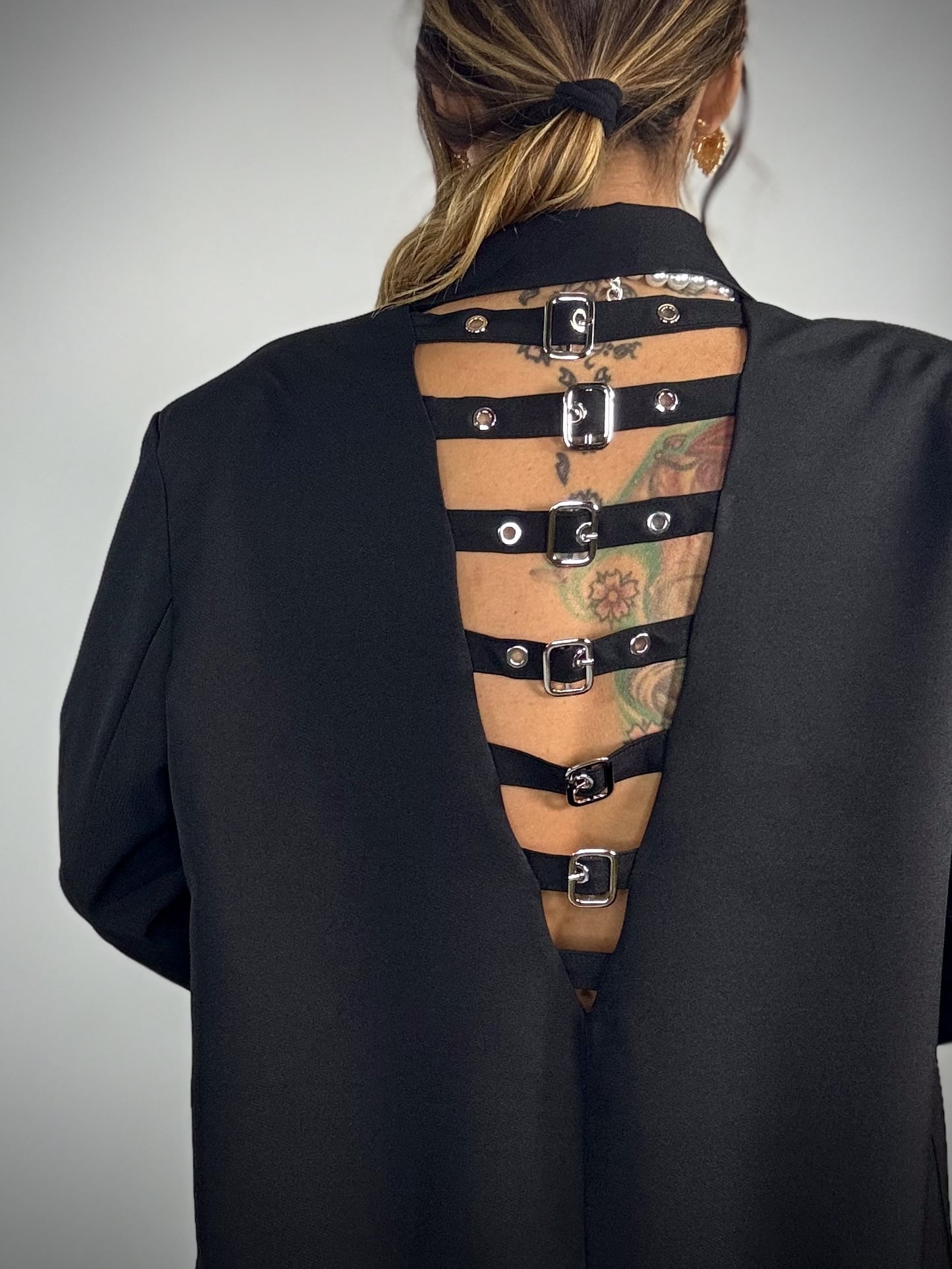 Blazer Over Cut Out con Fibbie - Nero