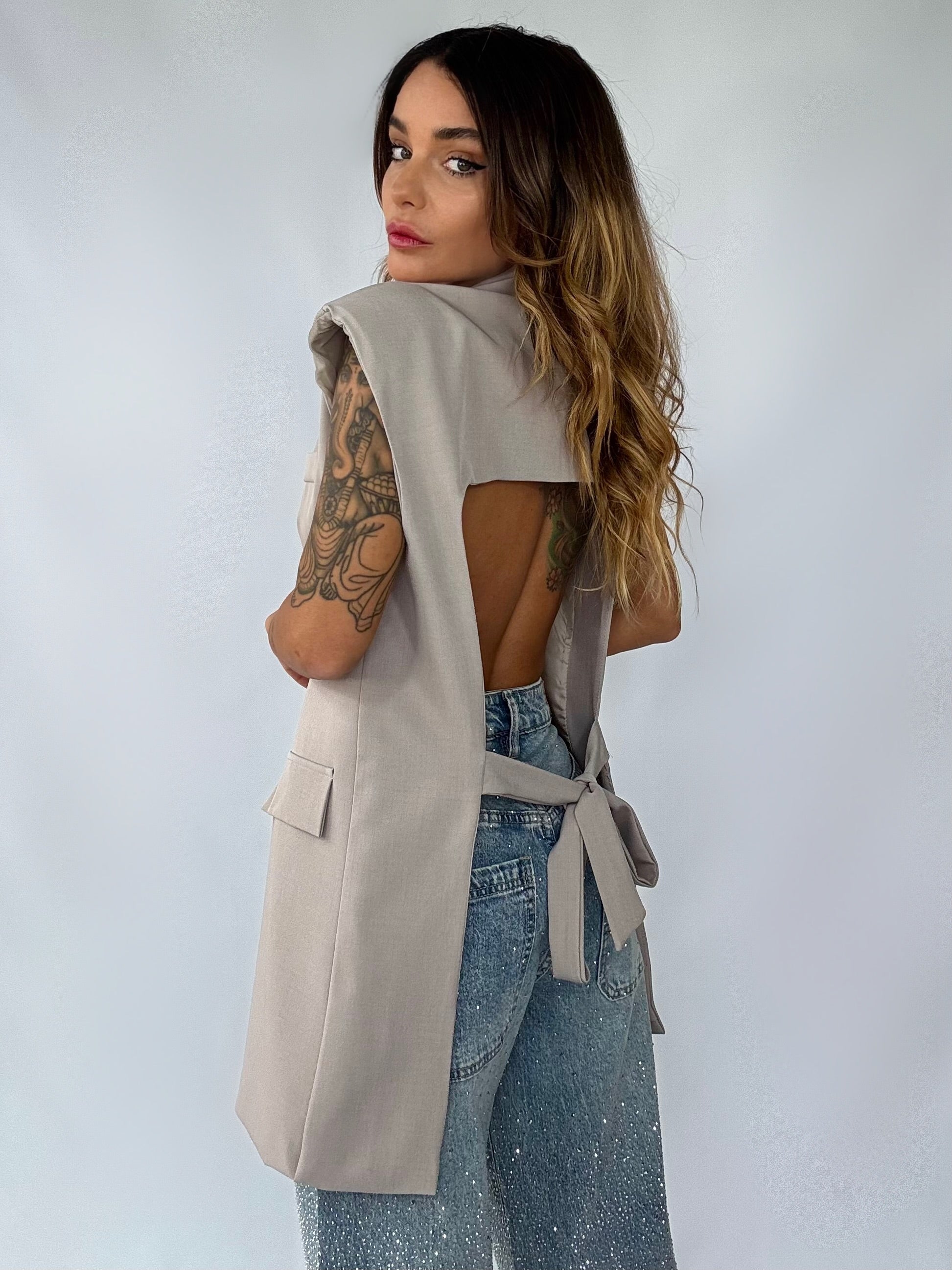 Gilet Over Spalline e Schiena Nuda - Tortora