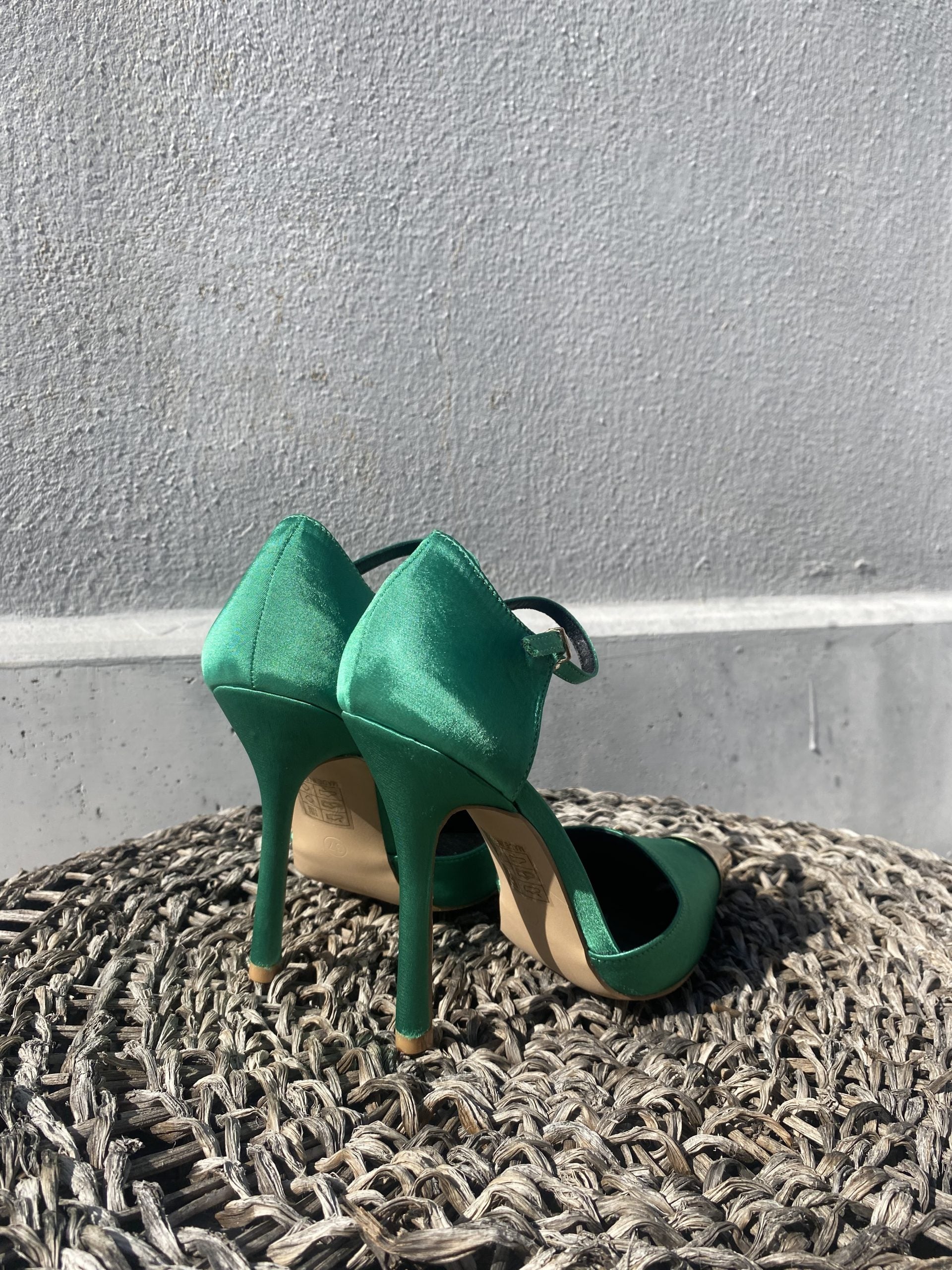 Decollete Punta Metallo Cinturino - Verde