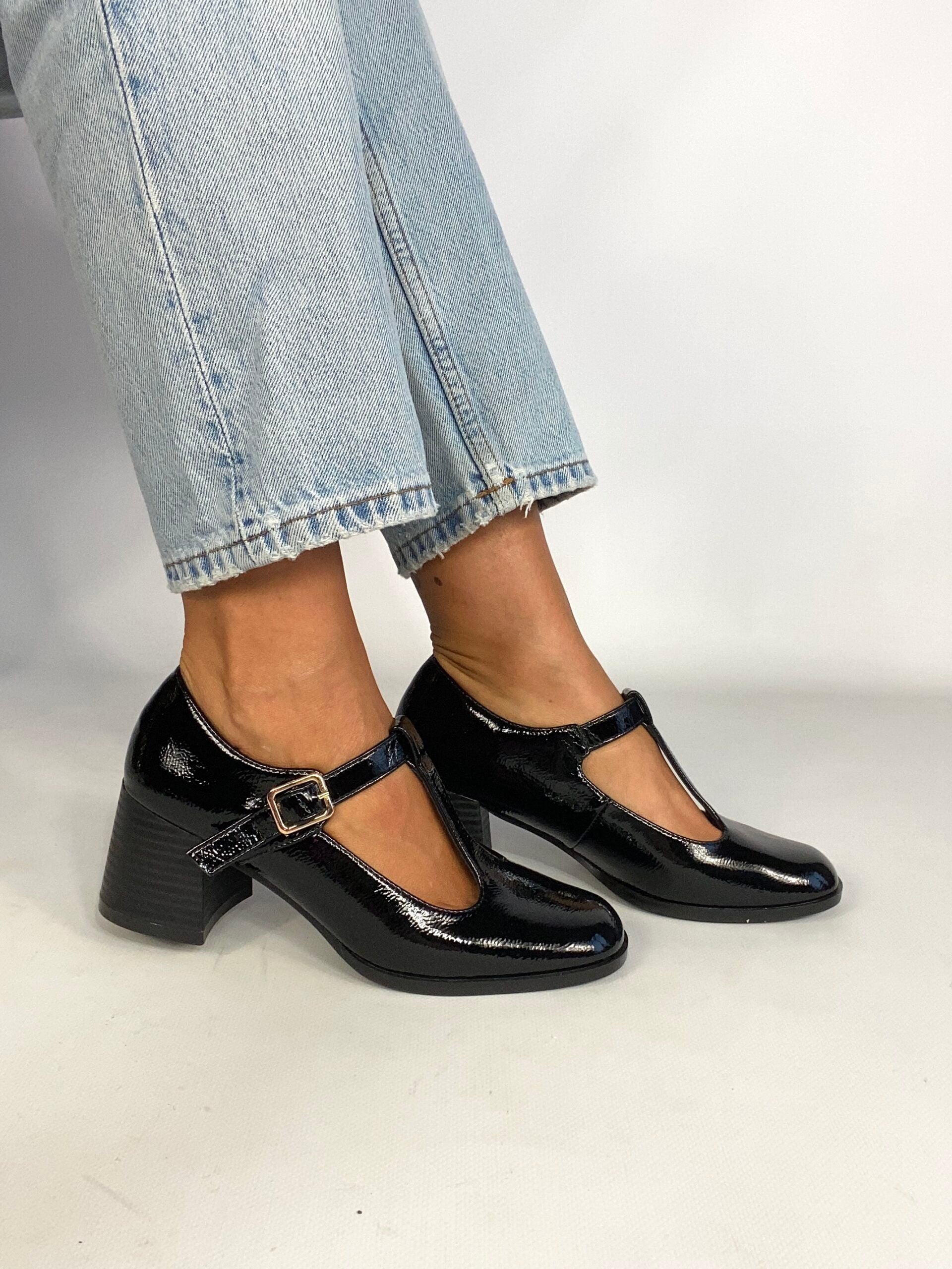 Mary Jane T- Bar Medium Heels  - Vernice Bordeaux
