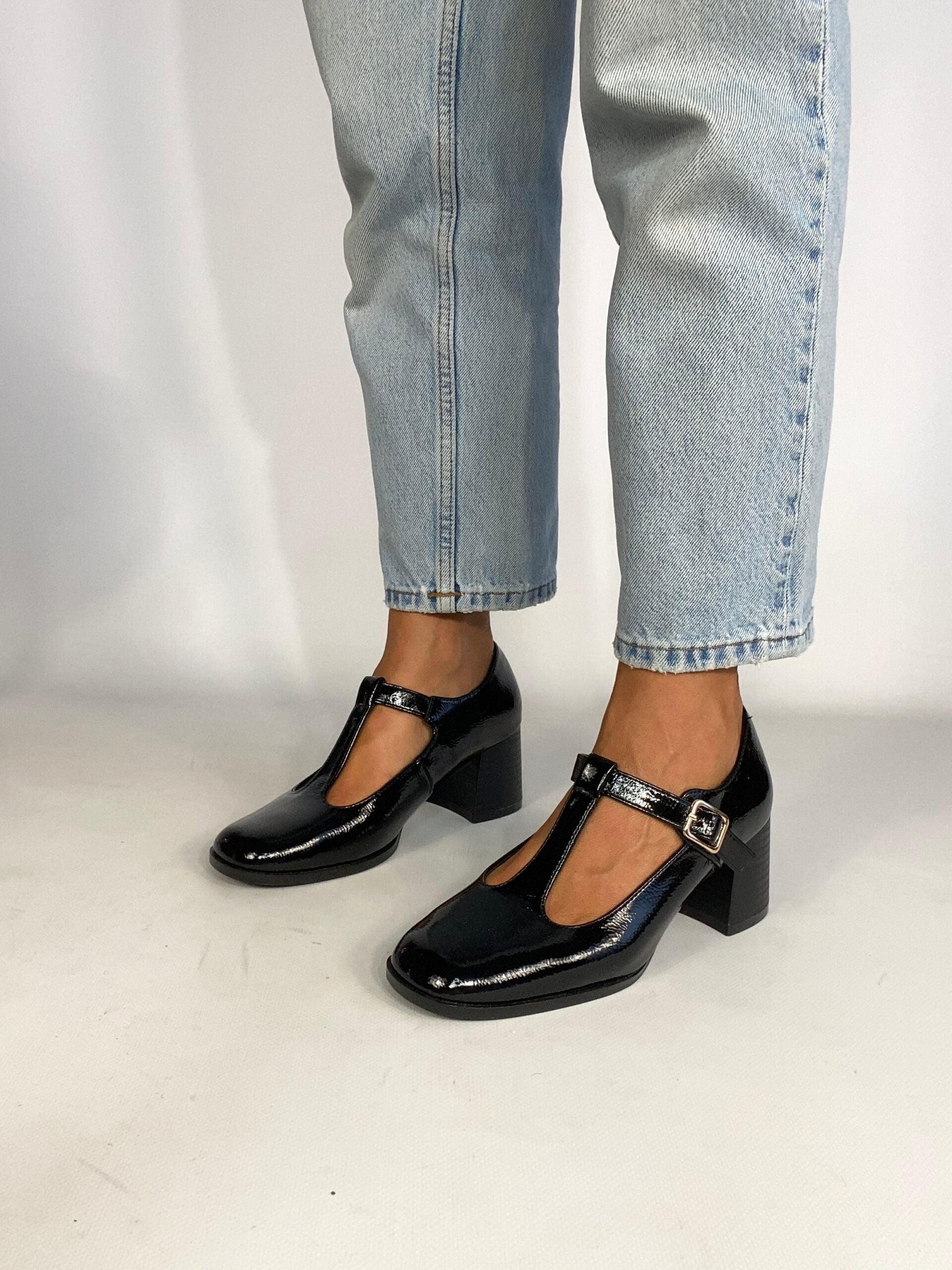 Mary Jane T- Bar Medium Heels  - Vernice Nero