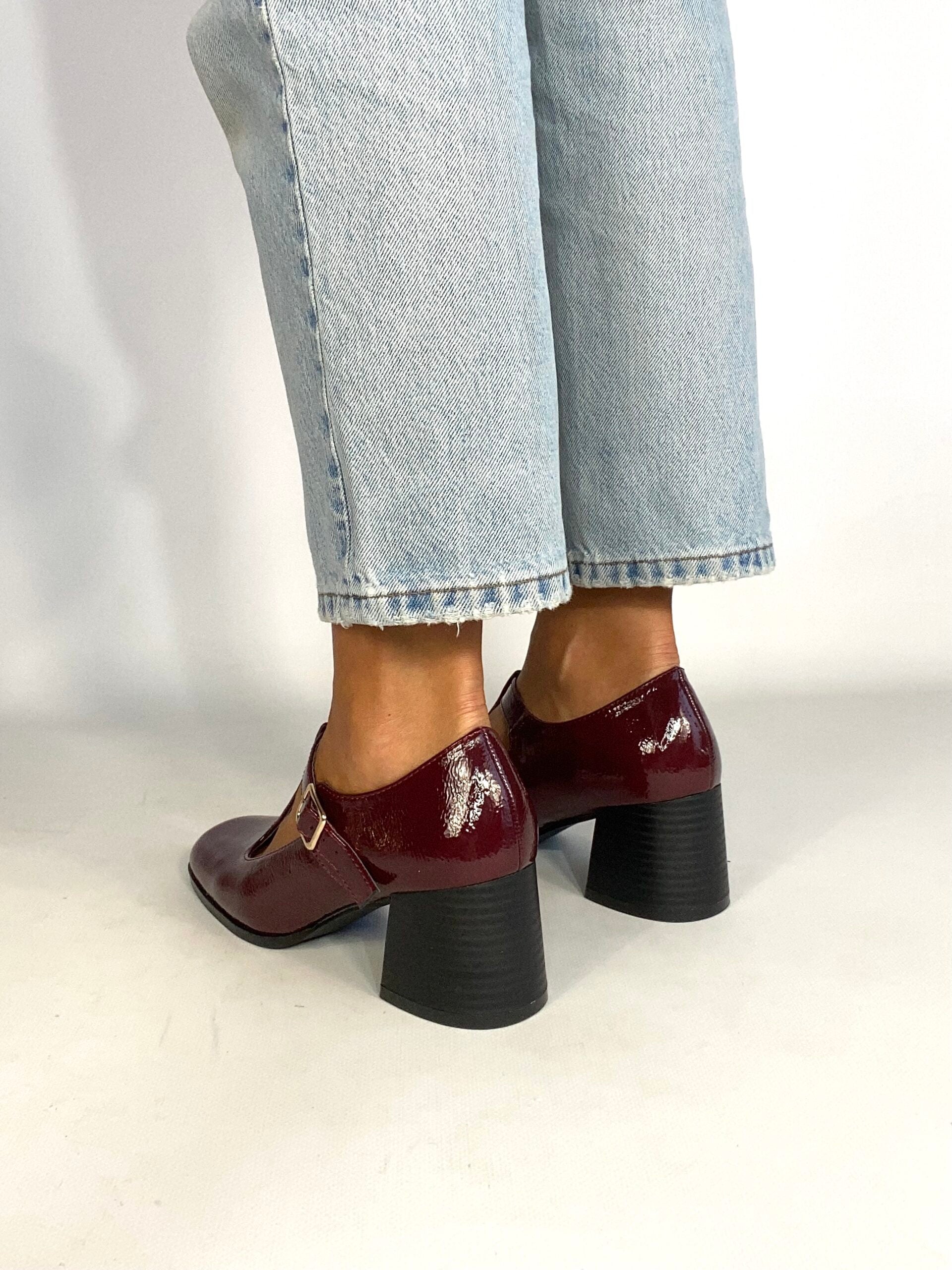 Mary Jane T- Bar Medium Heels  - Vernice Bordeaux