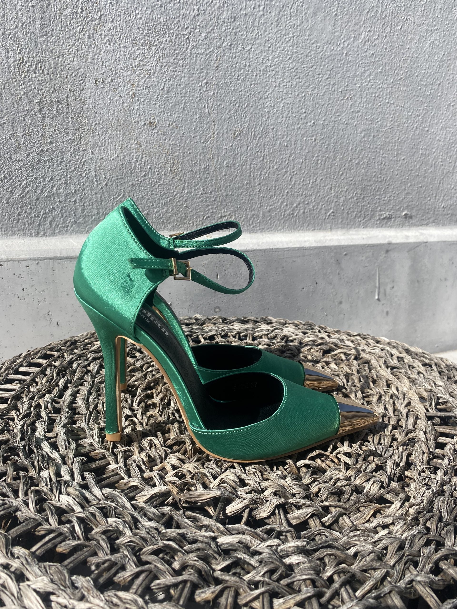 Decollete Punta Metallo Cinturino - Verde