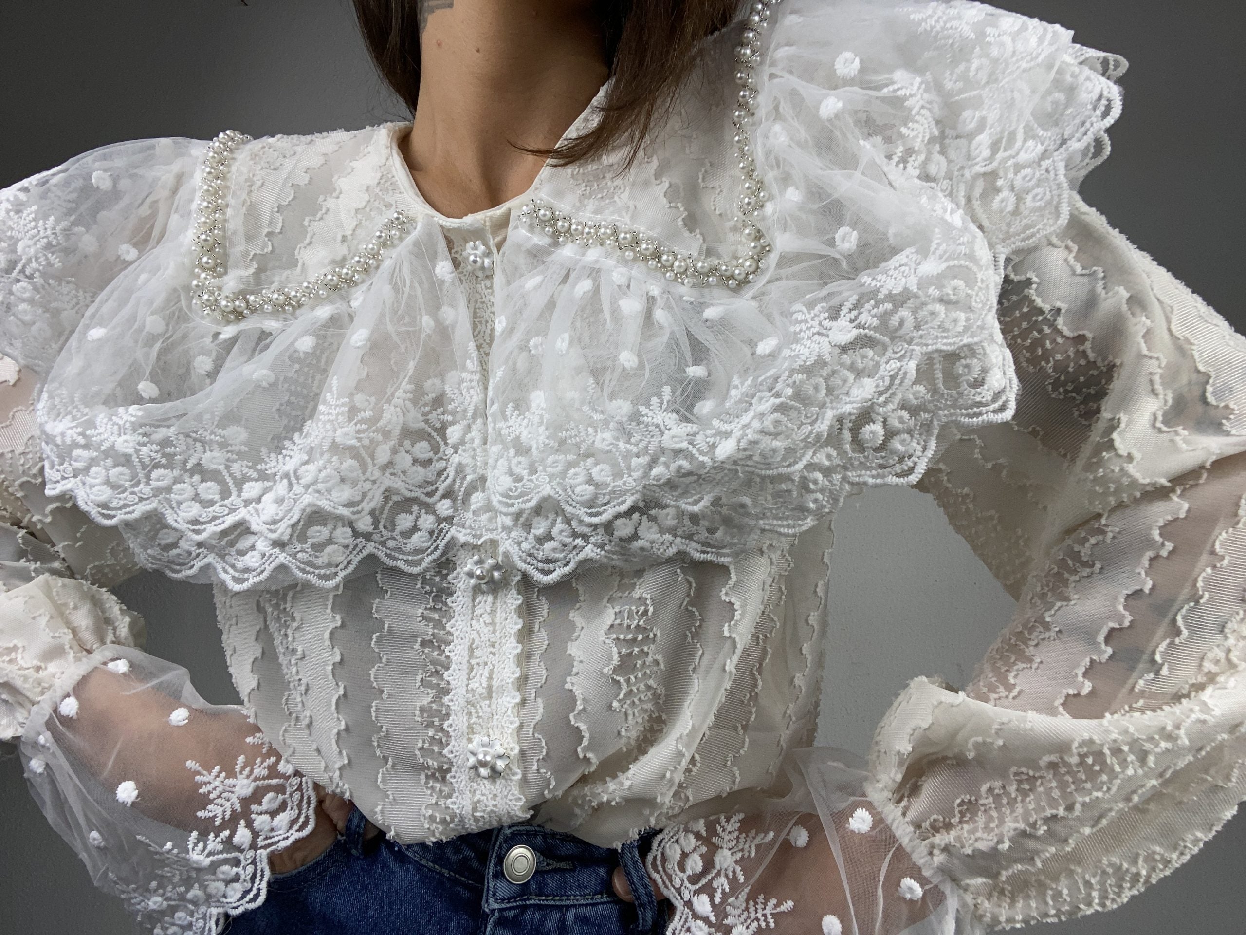 Camicia Vittoriana Maxi Colletto Bottoni Gioiello - Bianco / Panna
