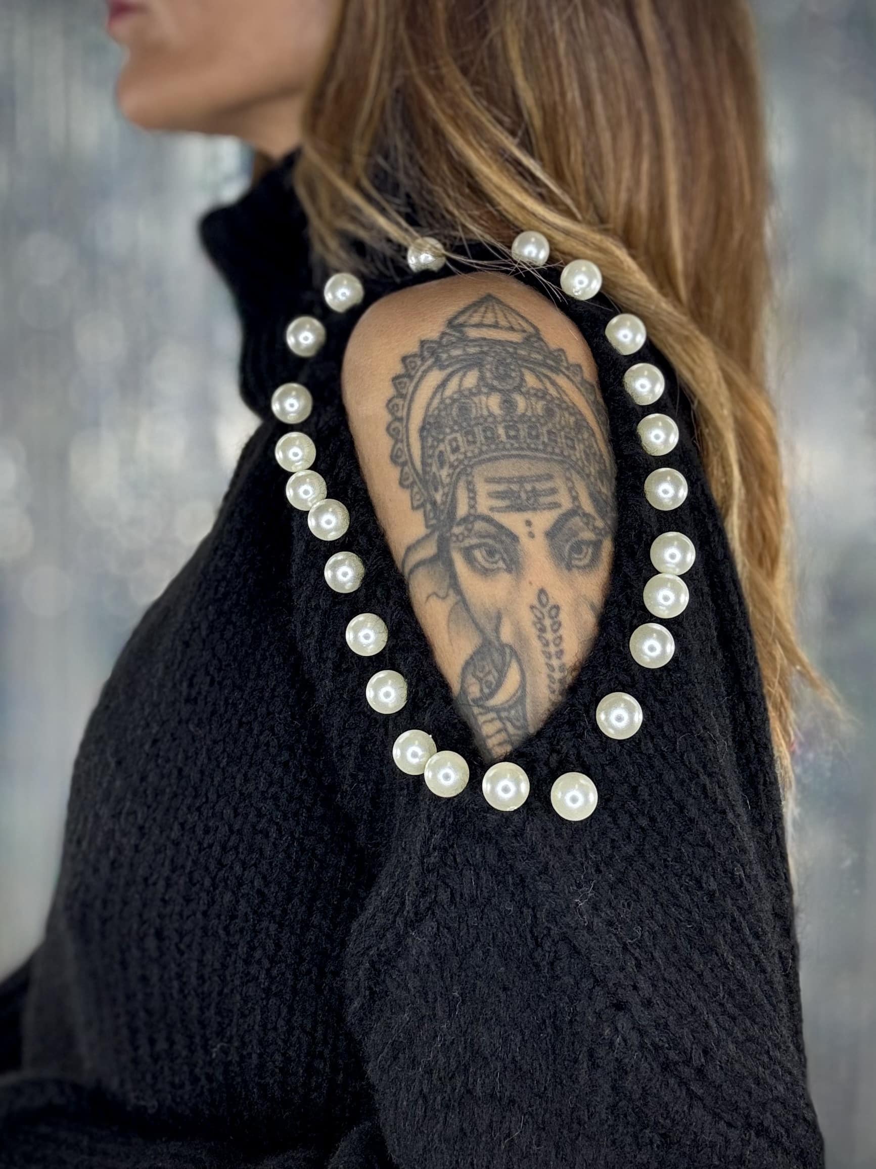 Maglione Cut Out e Perle - Nero